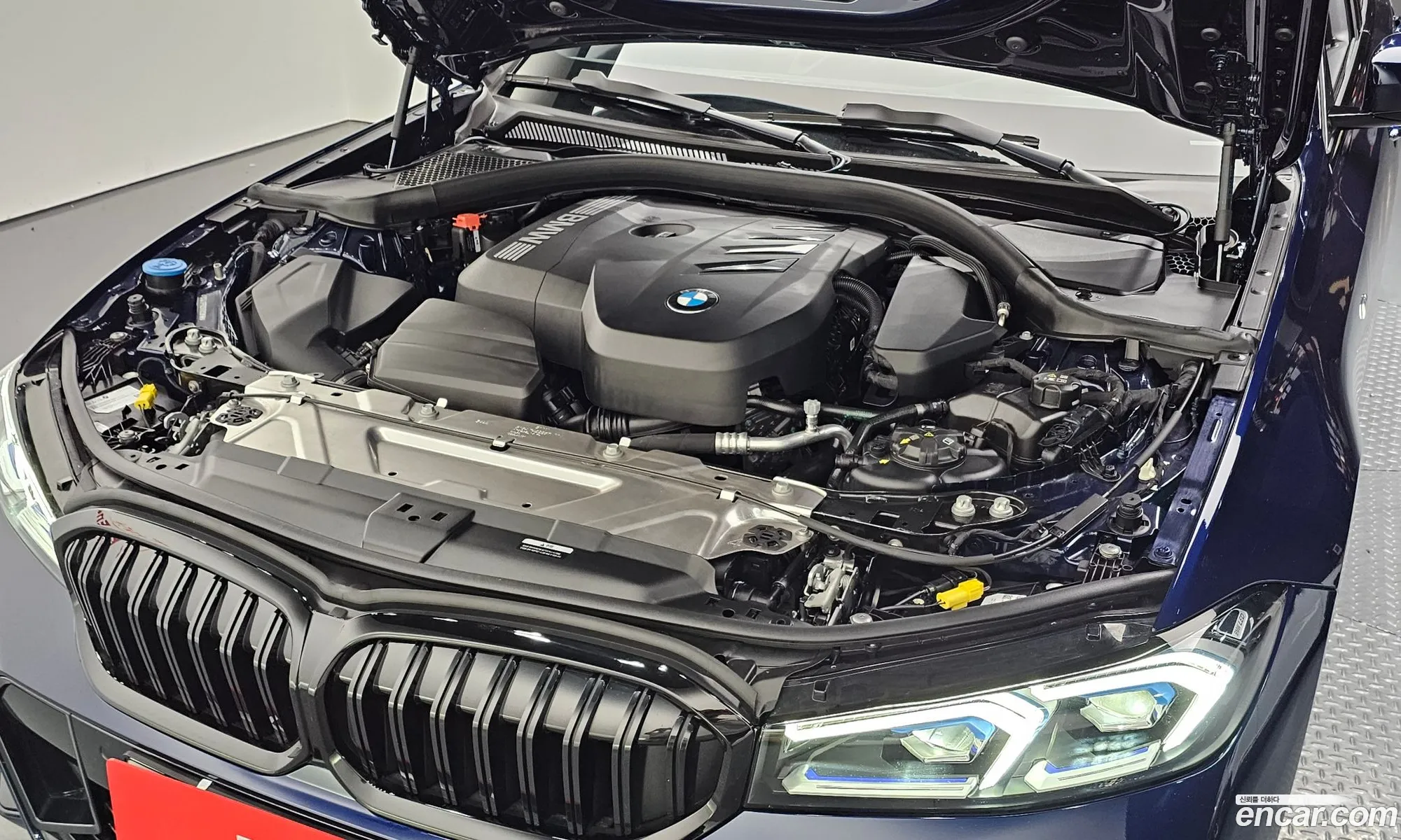 BMW 3 Series 2025 — 24