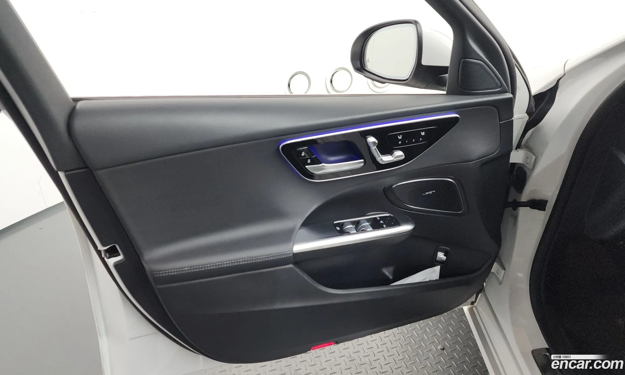 Mercedes-Benz C-Class W206 2024 — 22