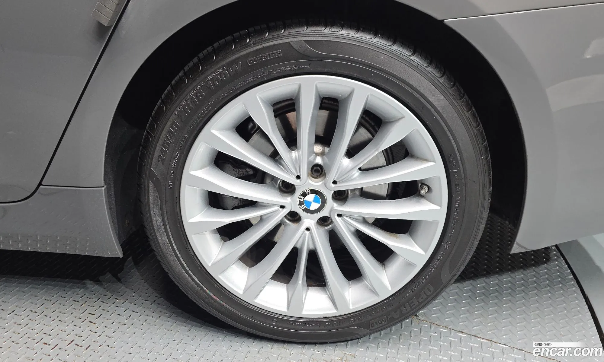 BMW 5 Series 2020 — 27