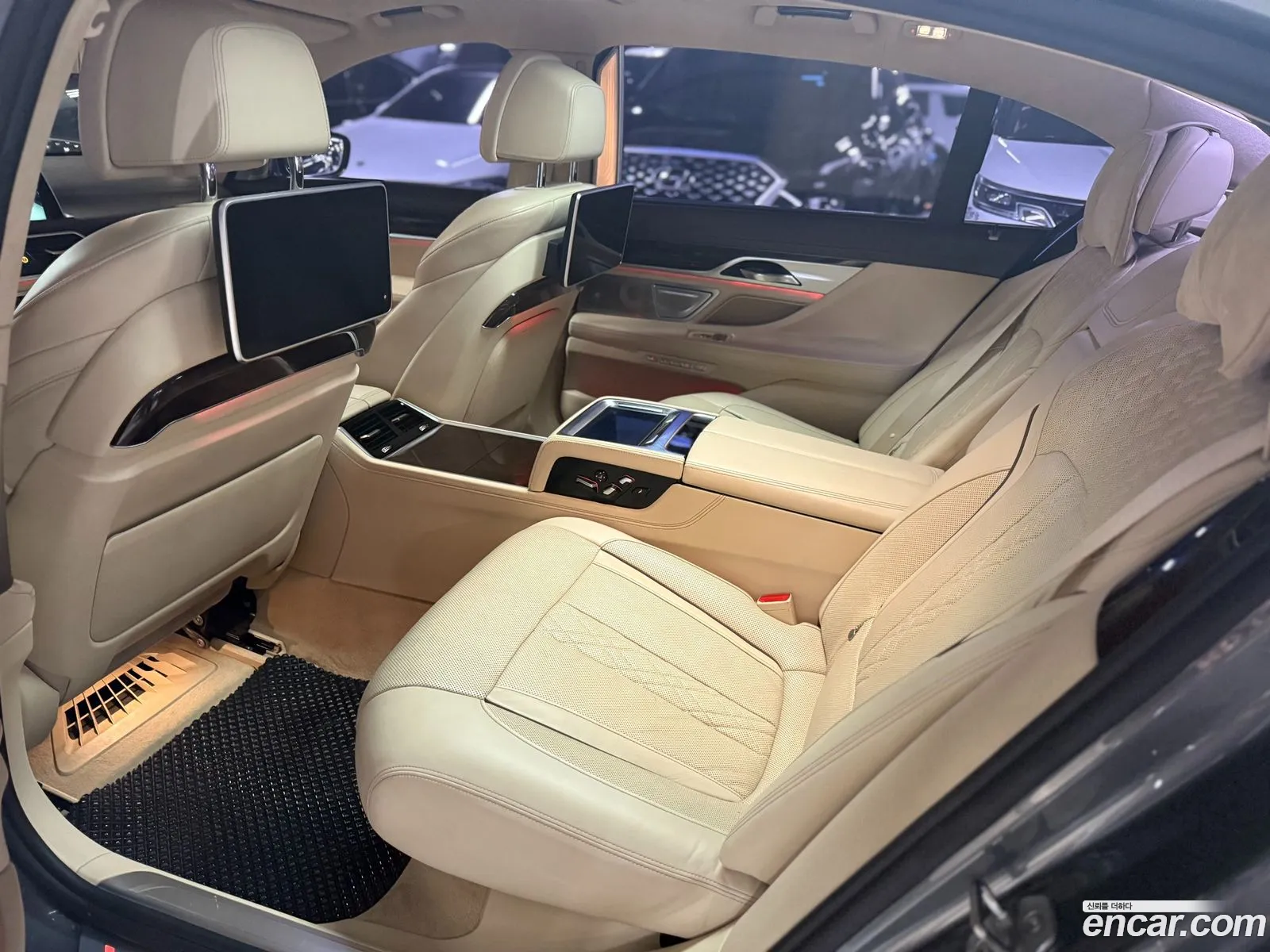 BMW 7 Series 2015 — 17
