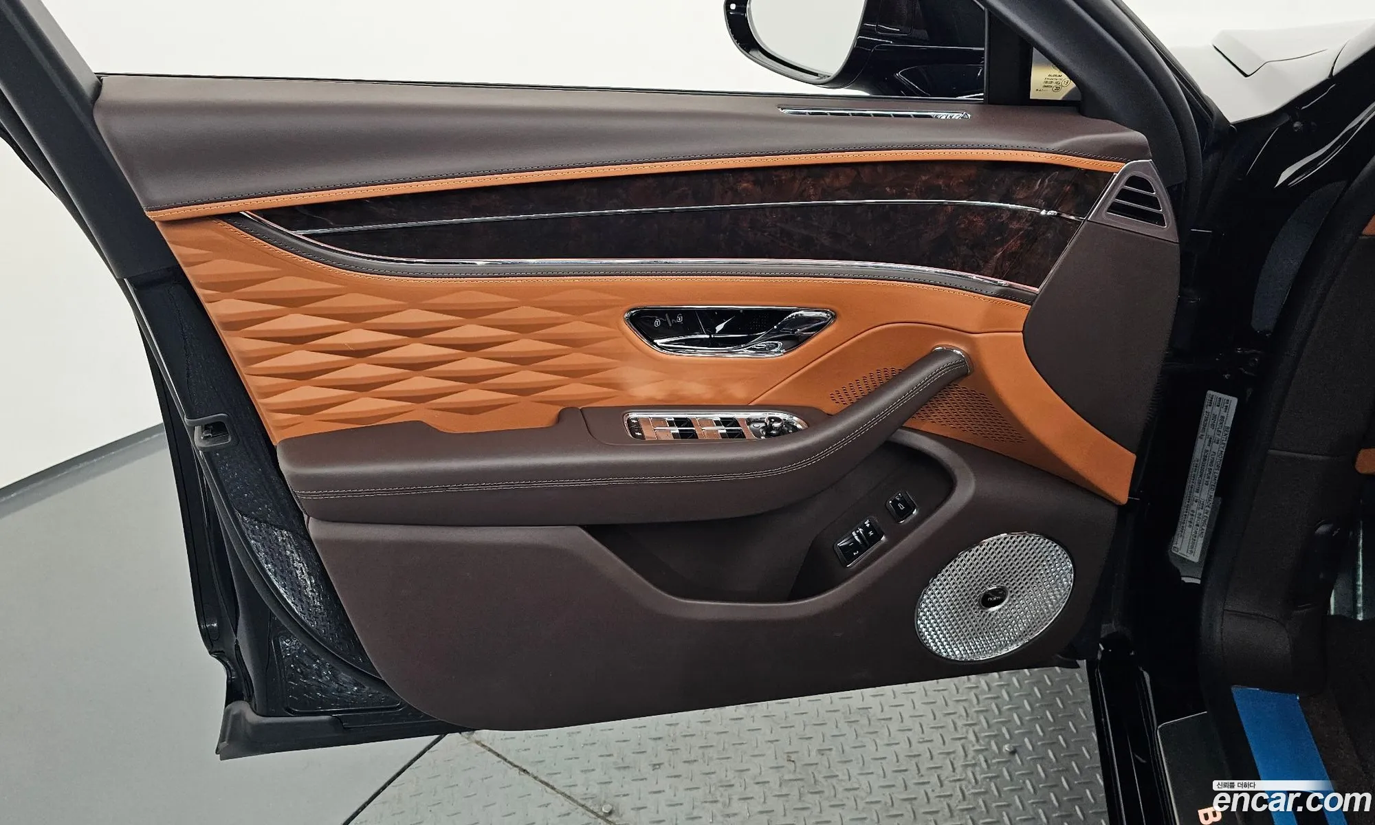 Bentley Flying Spur 2022 SCBBG53S8NC091199 — 30