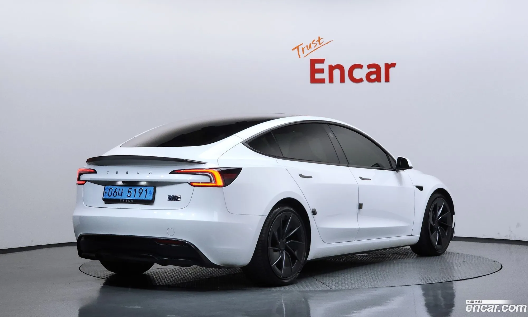 Tesla Model 3 2024 11111111111111111 — 32