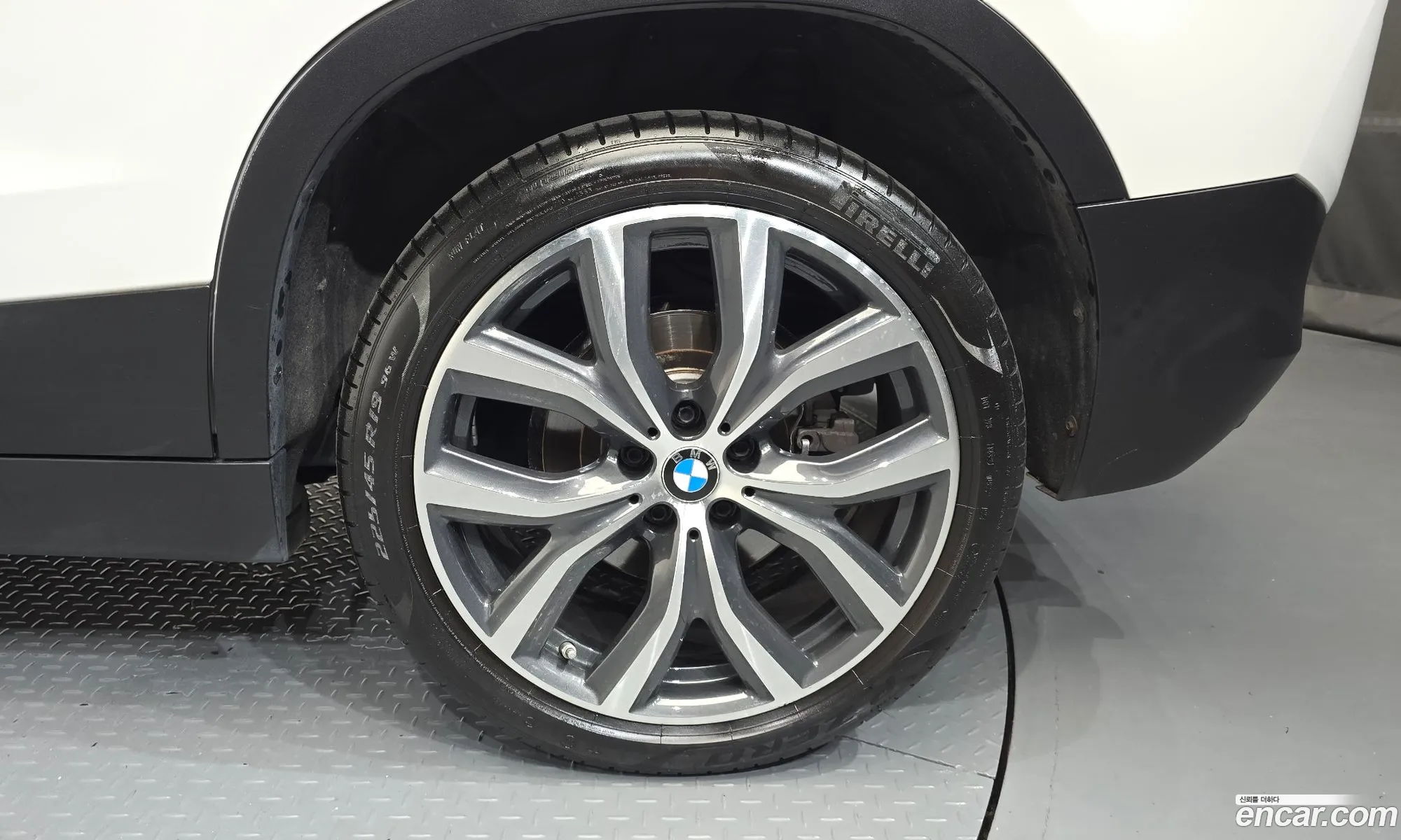 BMW X2 2019 WBA11DF08L5P20148 — 11