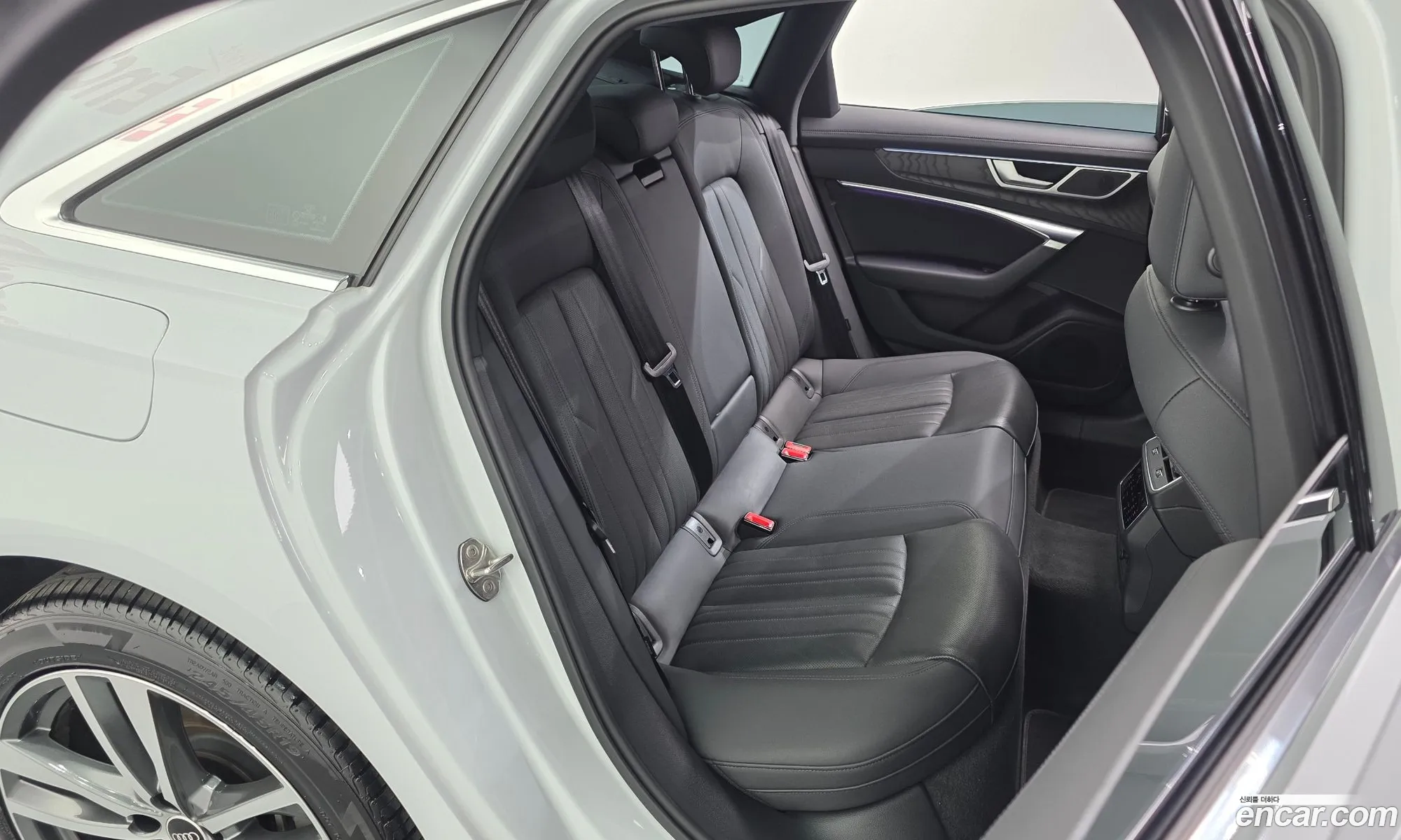 Audi A6 2022 — 33