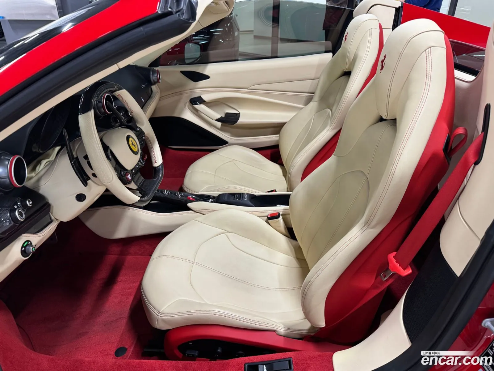 Ferrari F8 Spider 2023 — 12
