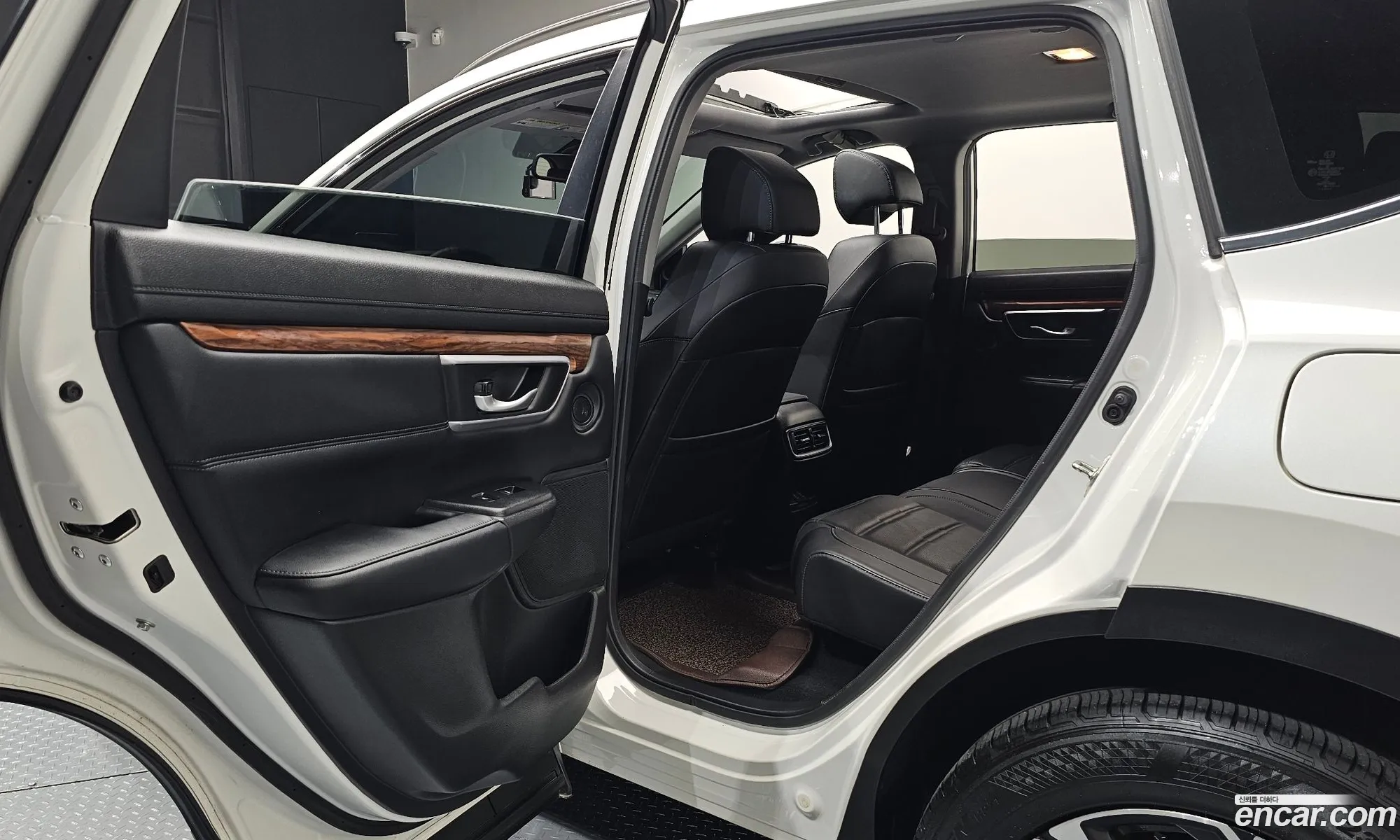 Honda CR-V 2017 5J6RW2890HL522241 — 17