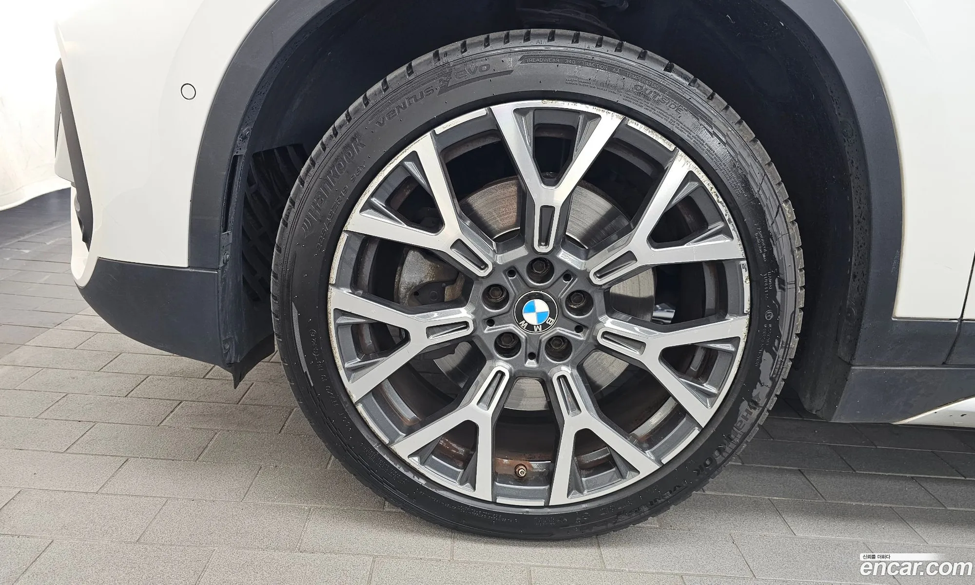 BMW X1 2022 WBA11DG0666666666 — 21