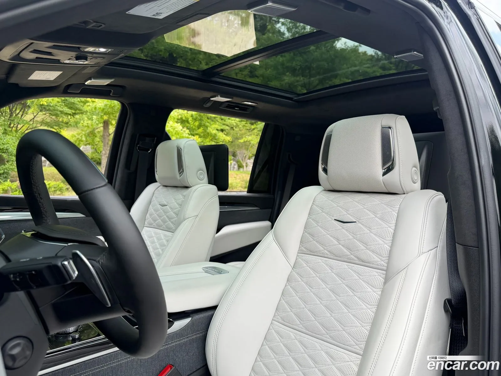 Cadillac Escalade 2025 — 10