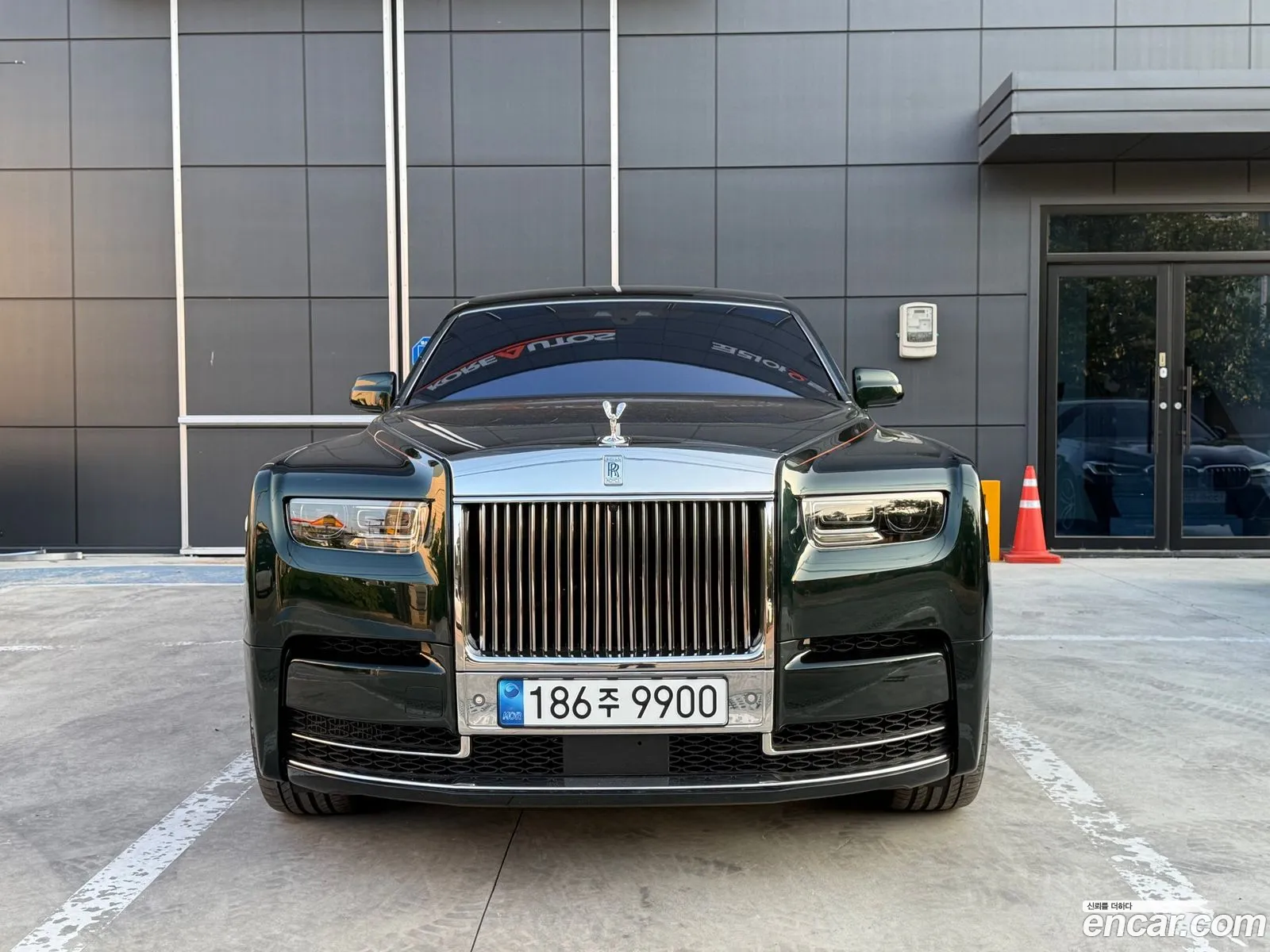 Rolls-Royce Phantom 2023 — 3