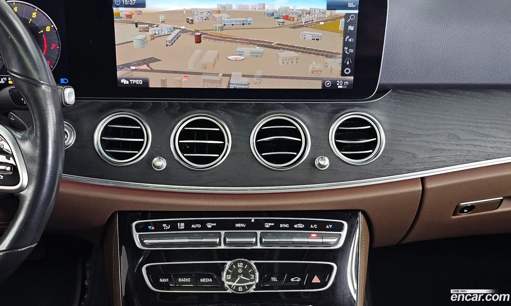 Mercedes-Benz E-Class W213 2018 WDDZF4KB9KA496303 — 6