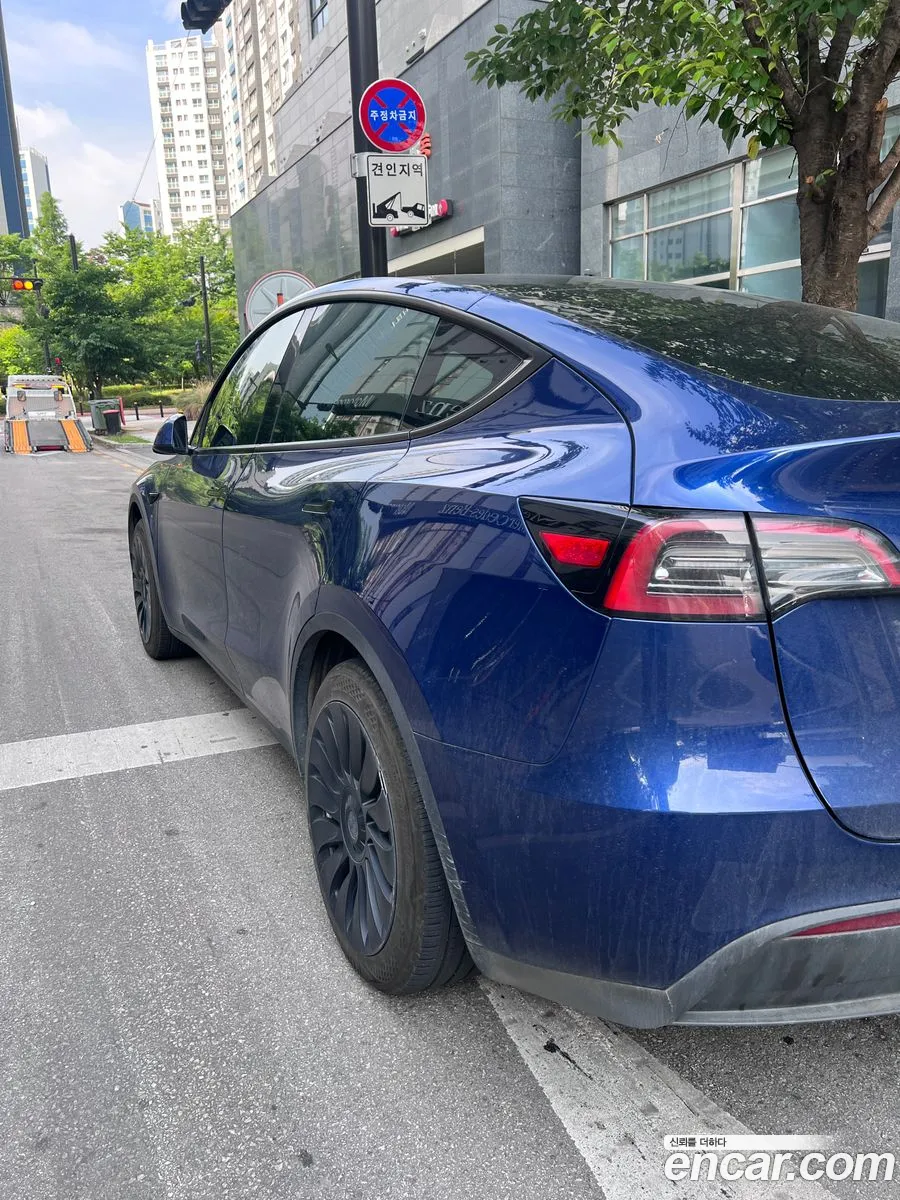 Tesla Model Y 2023 — 5