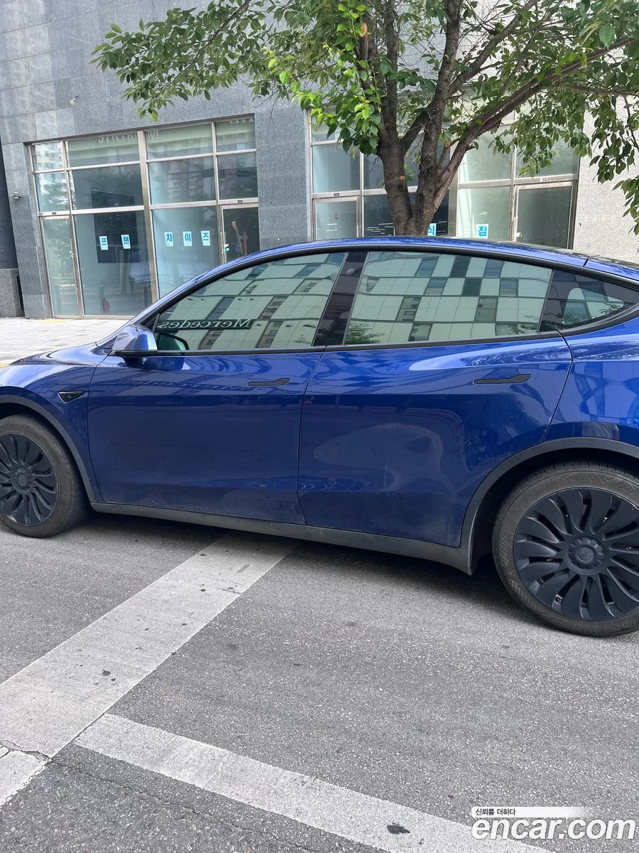 Tesla Model Y 2023 — 6