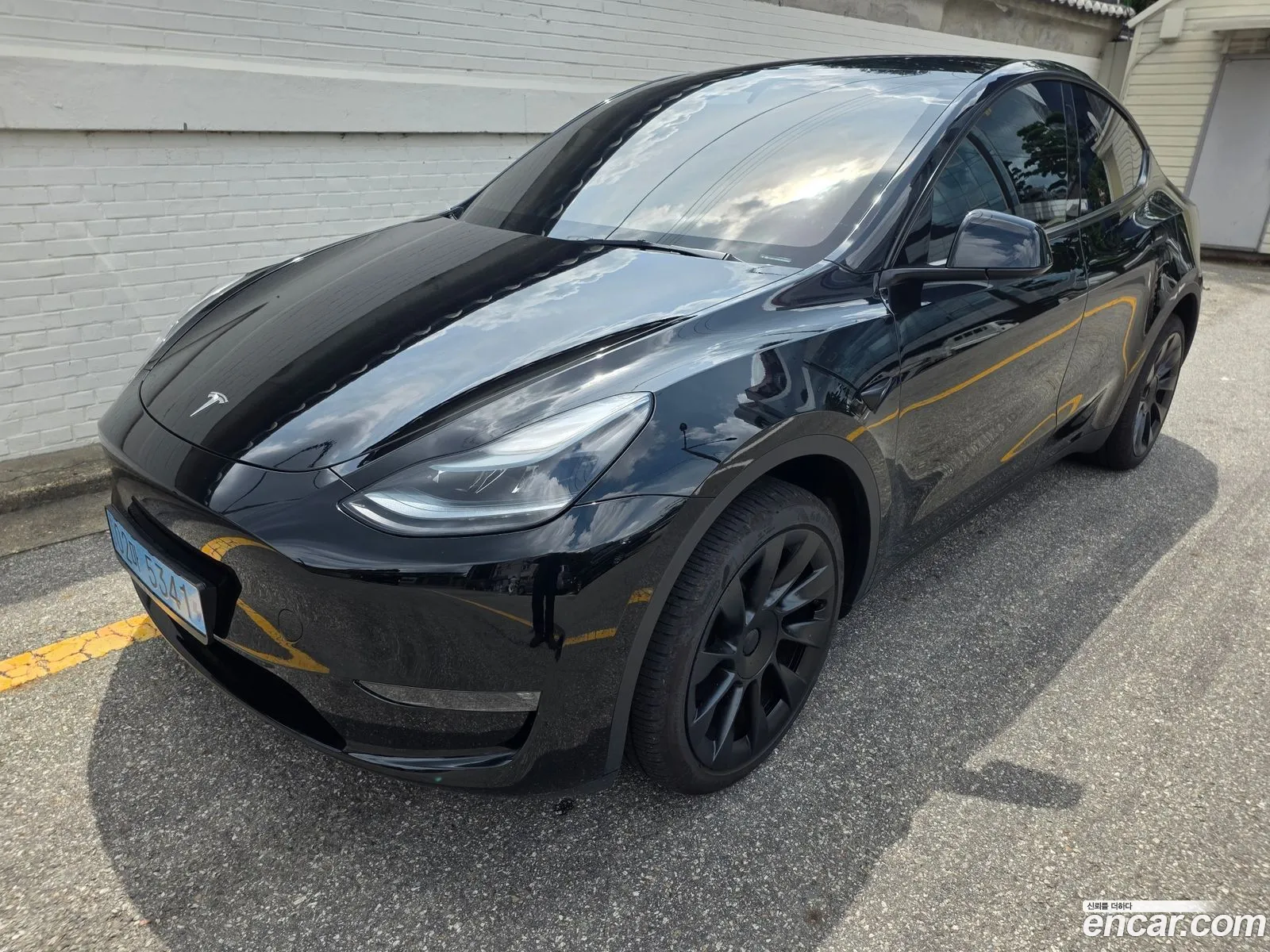 Tesla Model Y 2024 — 11