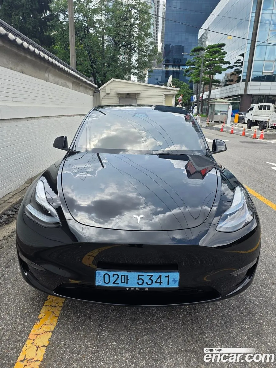 Tesla Model Y 2024 — 3