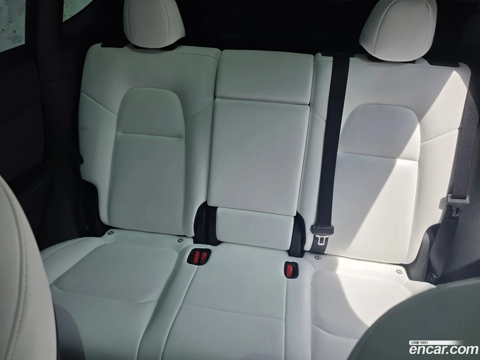 Tesla Model Y 2024 — 9