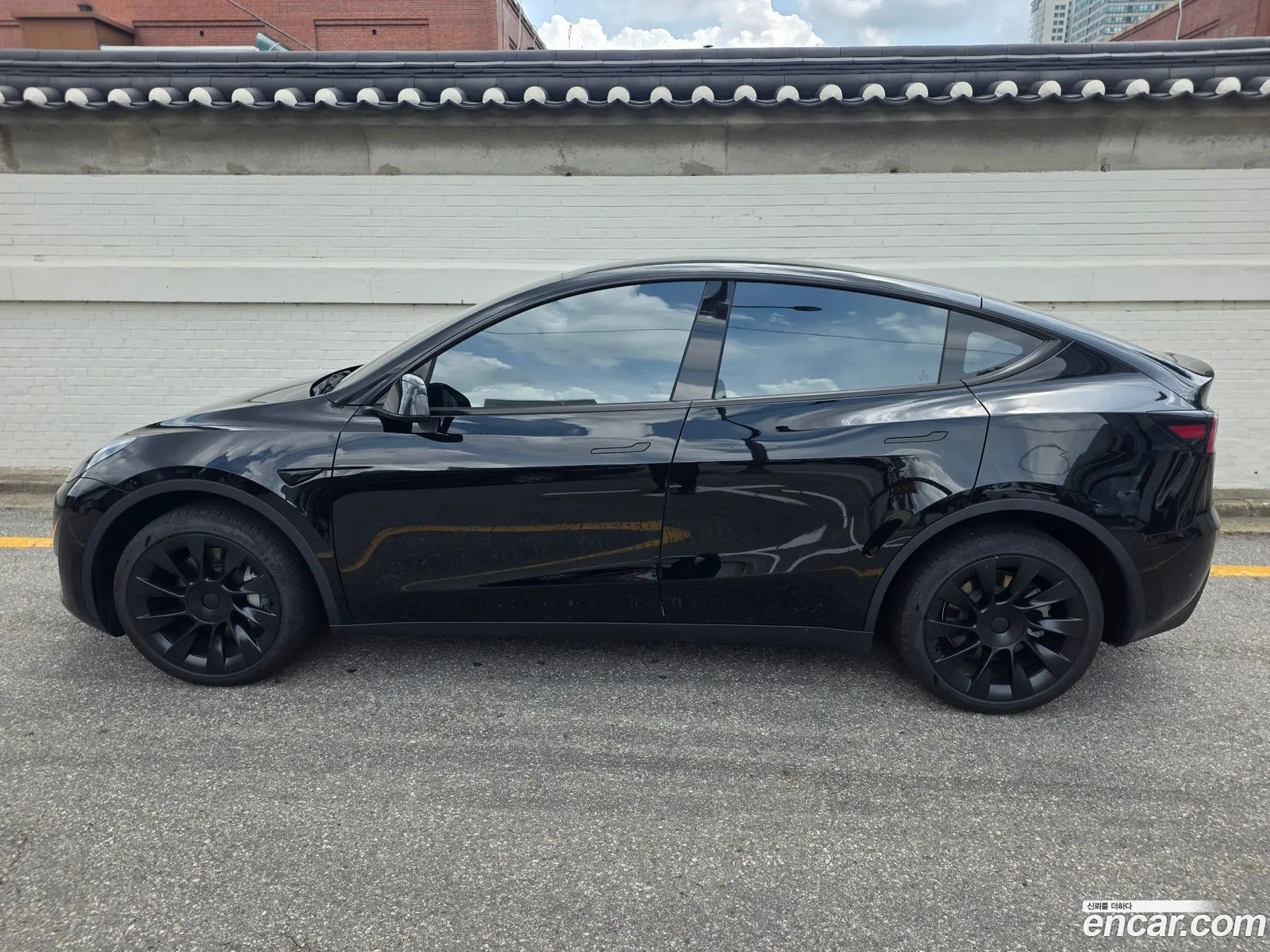 Tesla Model Y 2024 — 8