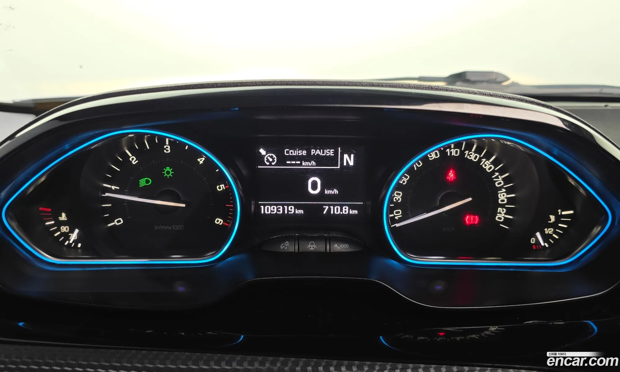 Peugeot 2008 2017 VF3CUBHYMHY002953 — 26