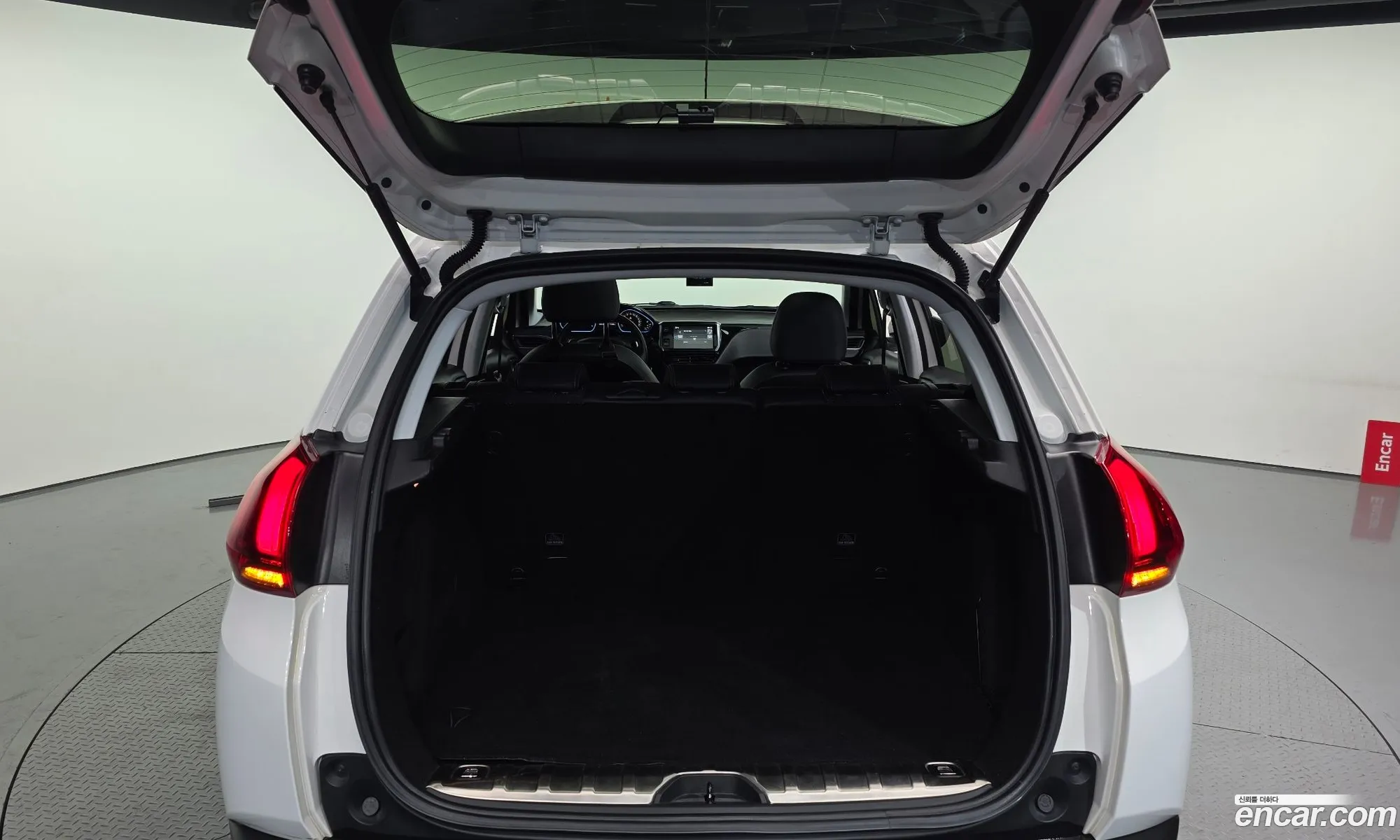 Peugeot 2008 2017 VF3CUBHYMHY002953 — 27