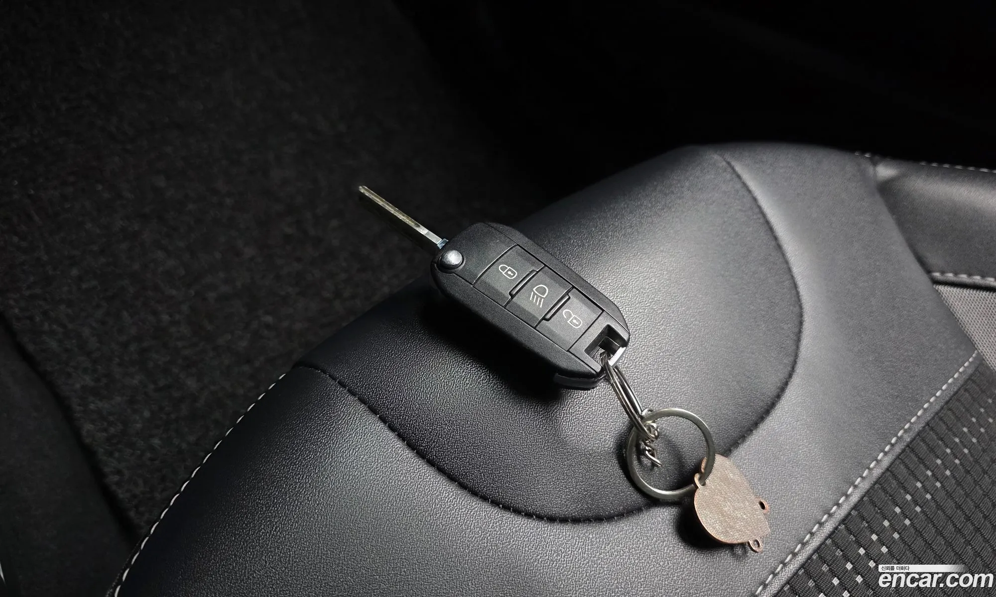 Peugeot 2008 2017 VF3CUBHYMHY002953 — 9
