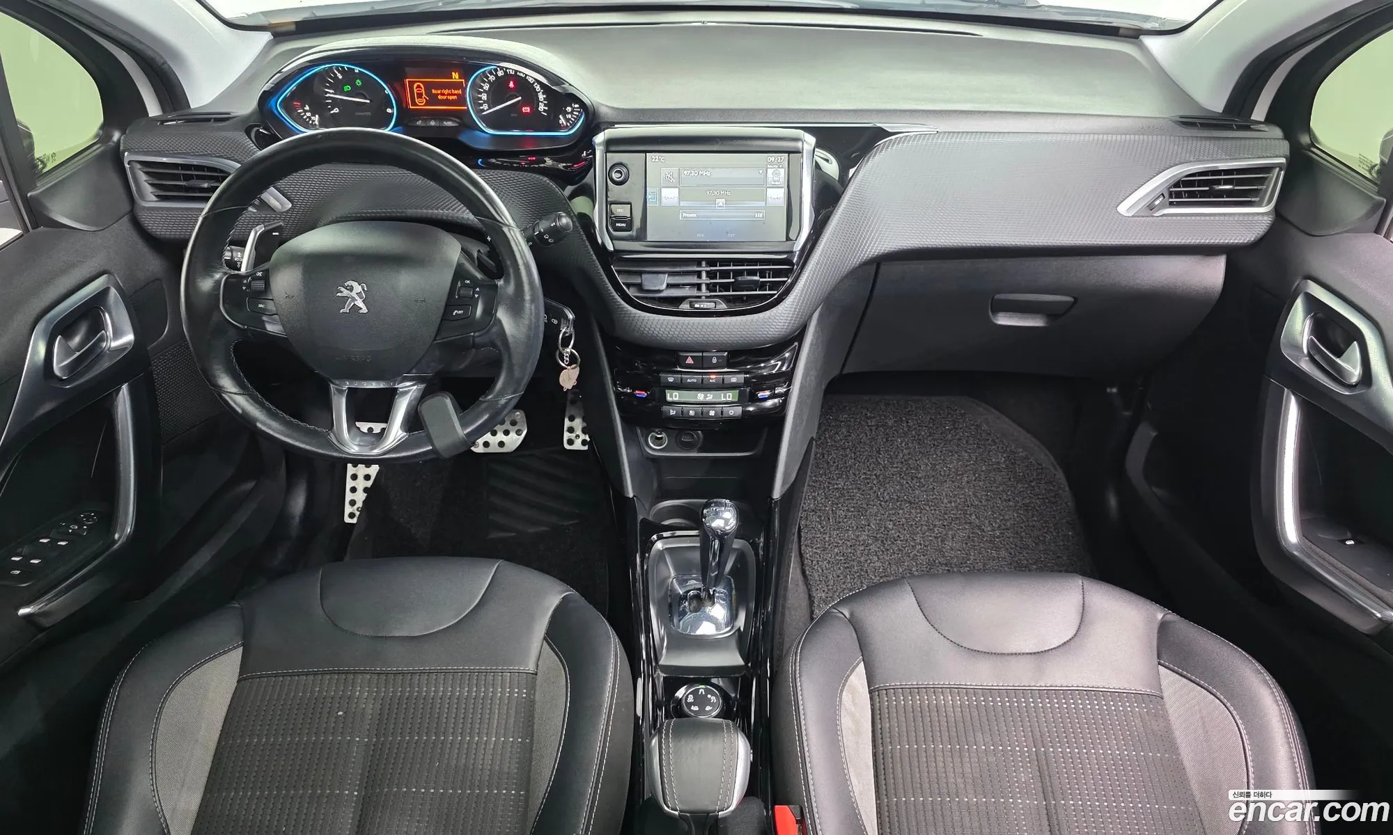 Peugeot 2008 2017 VF3CUBHYMHY002953 — 24