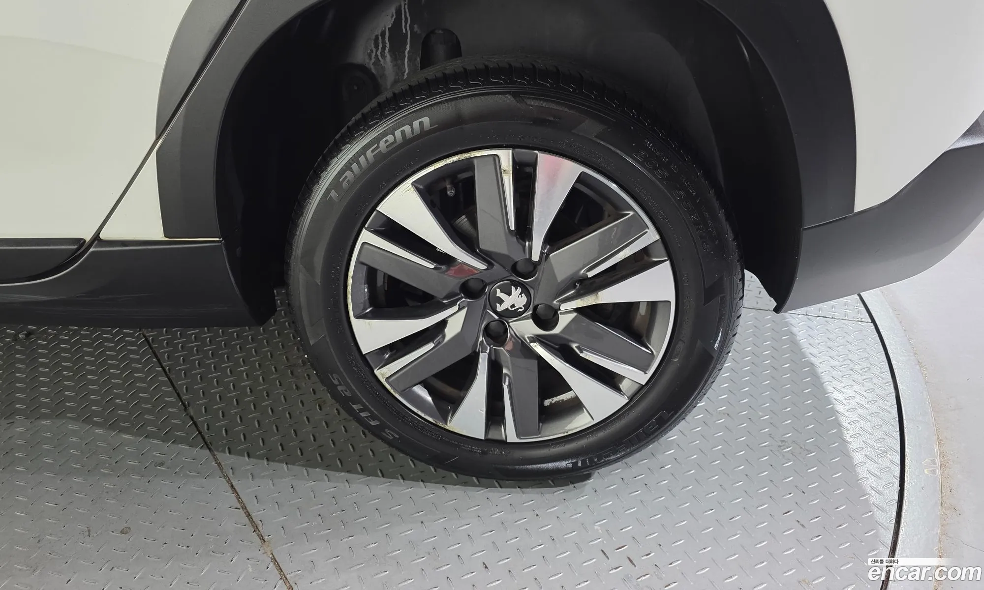 Peugeot 2008 2017 VF3CUBHYMHY002953 — 8
