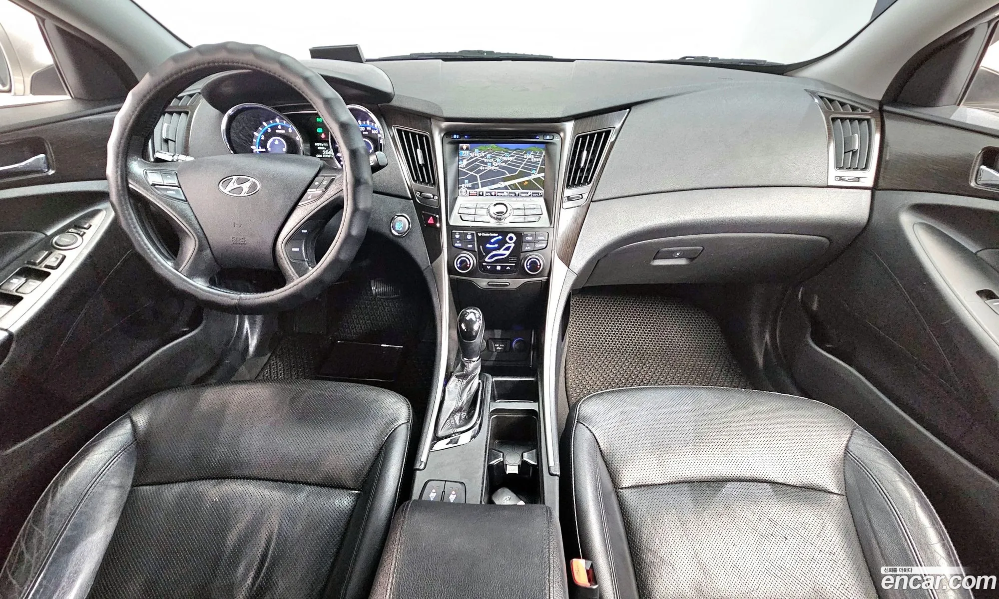 Hyundai YF Sonata 2011 — 2