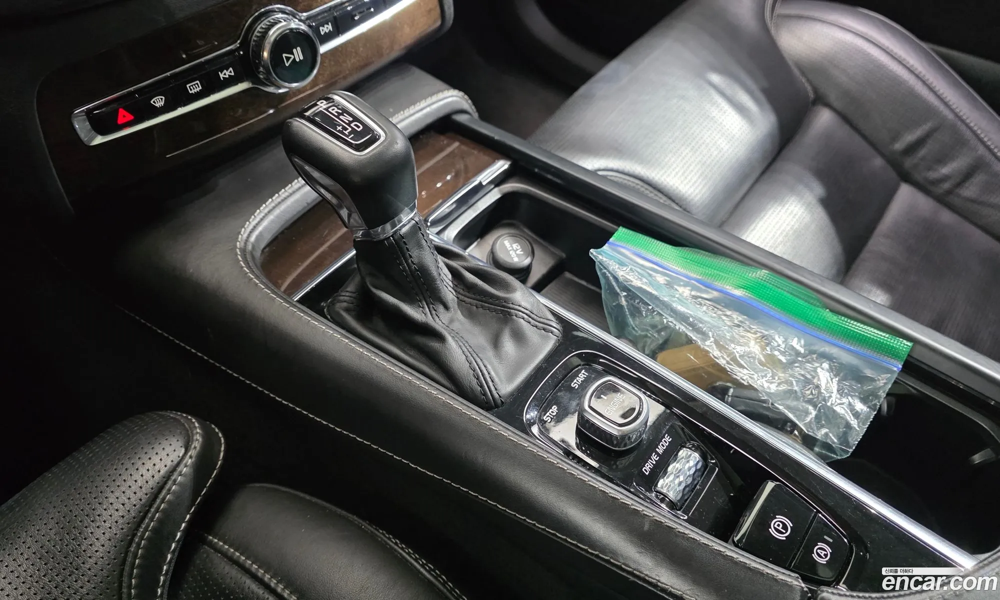 Volvo XC90 2016 YV1LFA22CH1122139 — 20