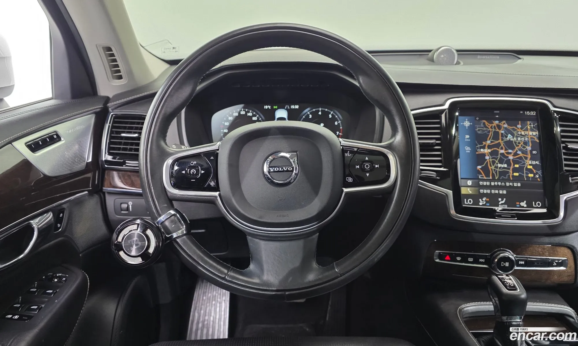 Volvo XC90 2016 YV1LFA22CH1122139 — 9