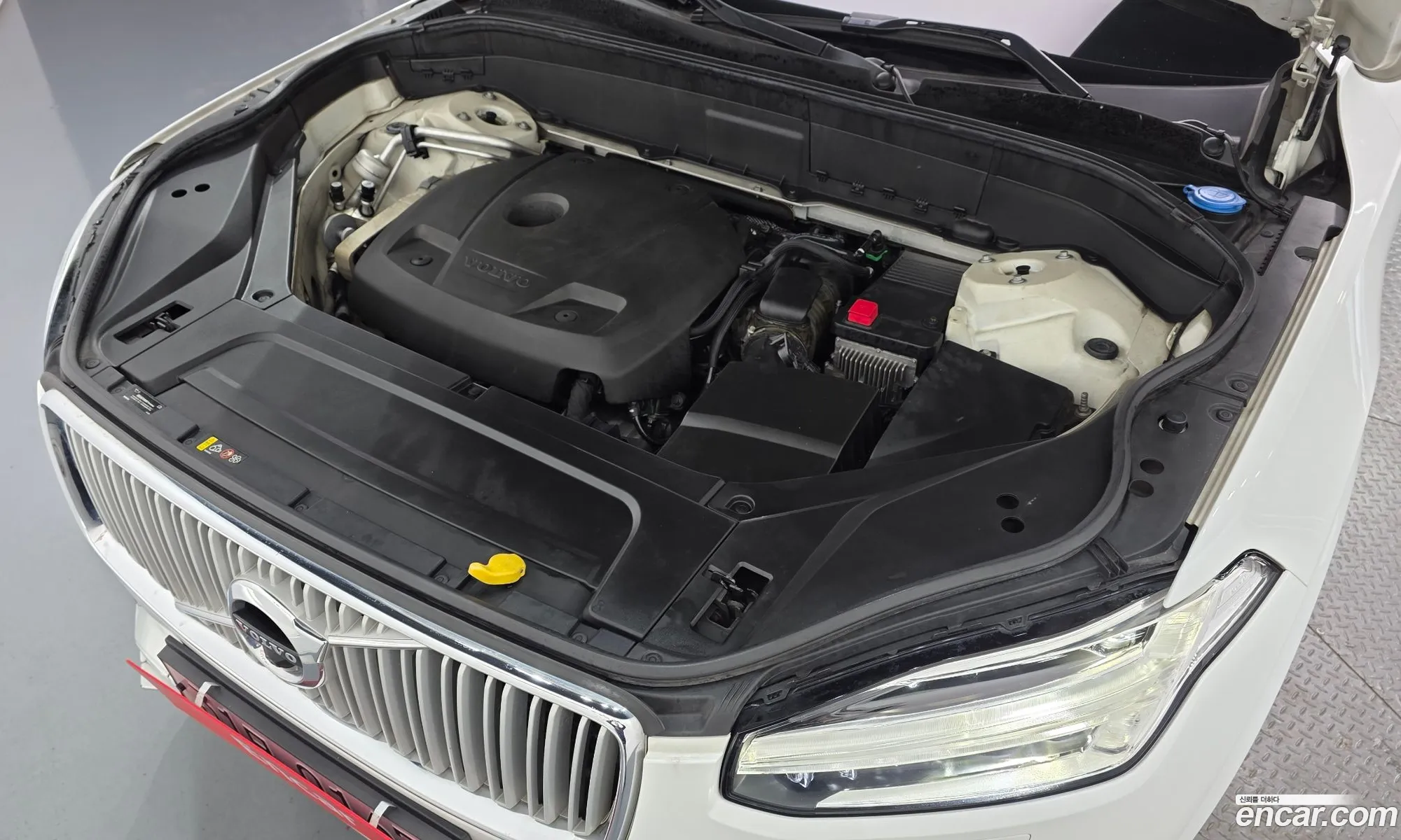 Volvo XC90 2016 YV1LFA22CH1122139 — 17