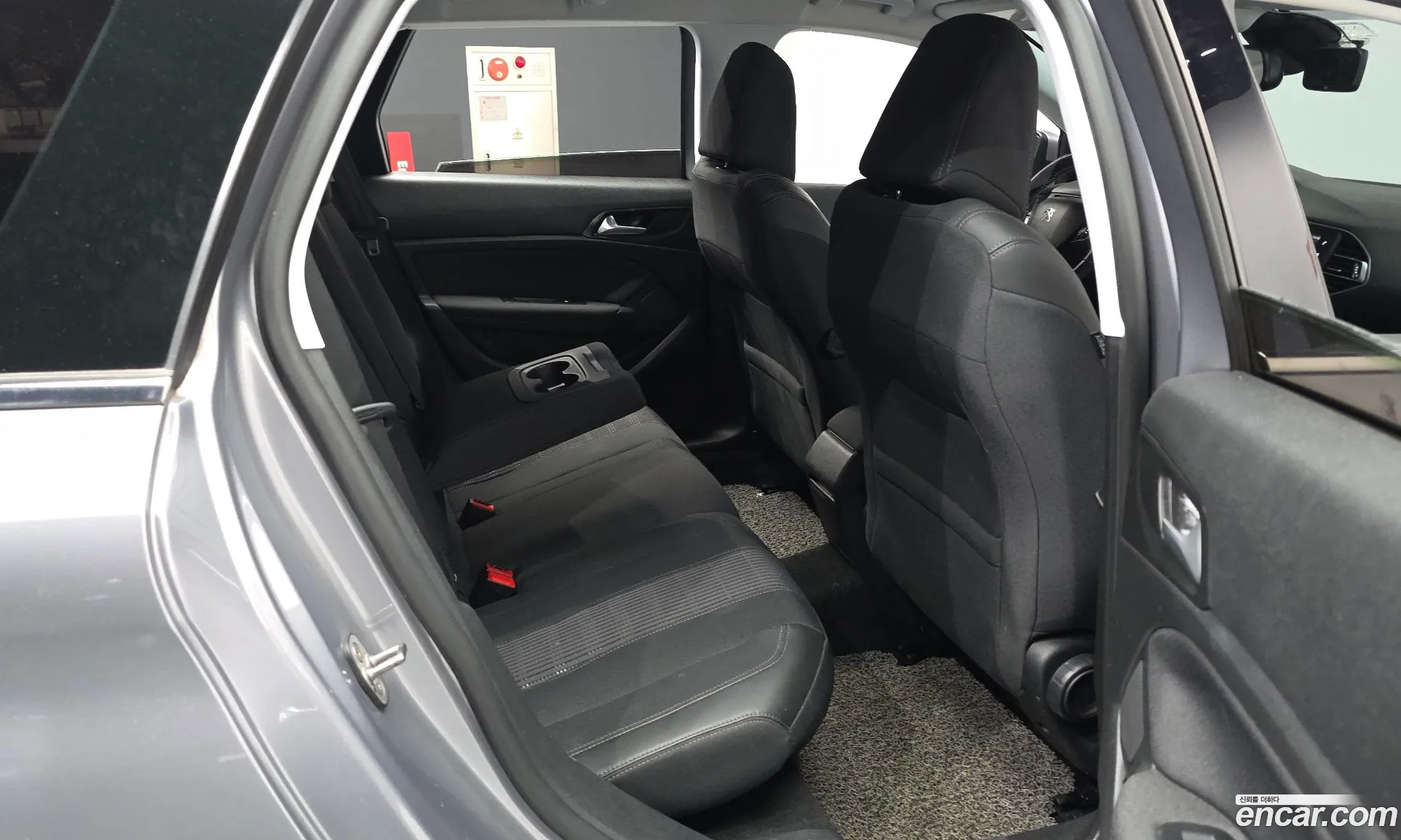 Peugeot 308 SW 2018 VF3LCBHZWJS001033 — 13