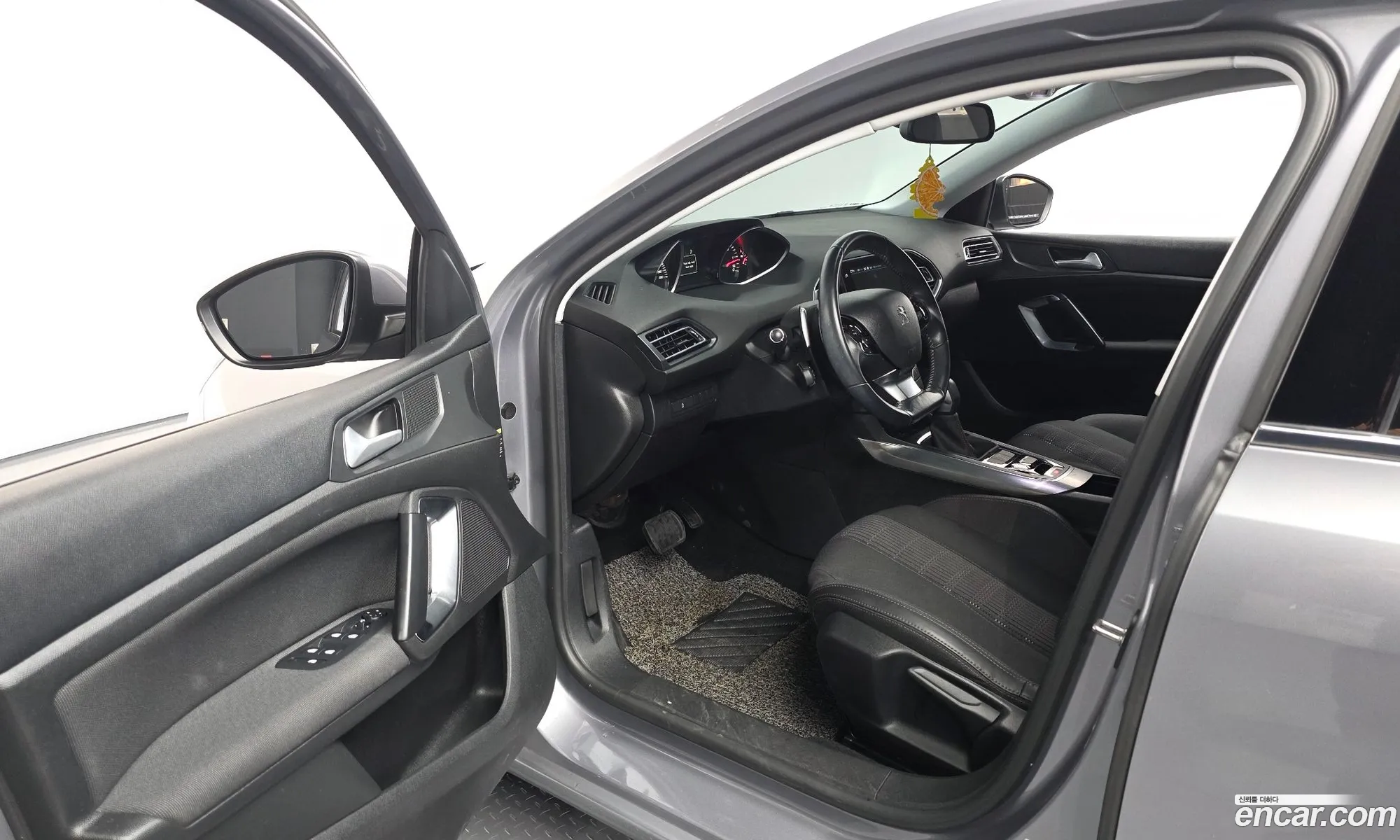 Peugeot 308 SW 2018 VF3LCBHZWJS001033 — 8