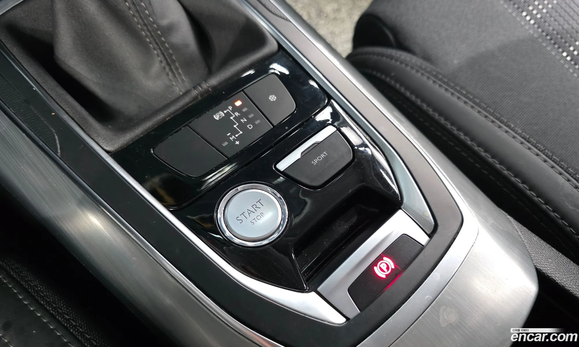 Peugeot 308 SW 2018 VF3LCBHZWJS001033 — 18