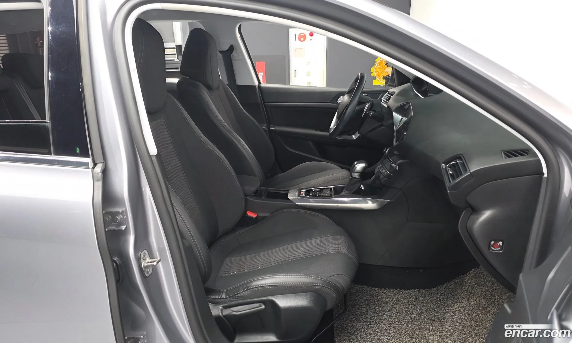 Peugeot 308 SW 2018 VF3LCBHZWJS001033 — 20