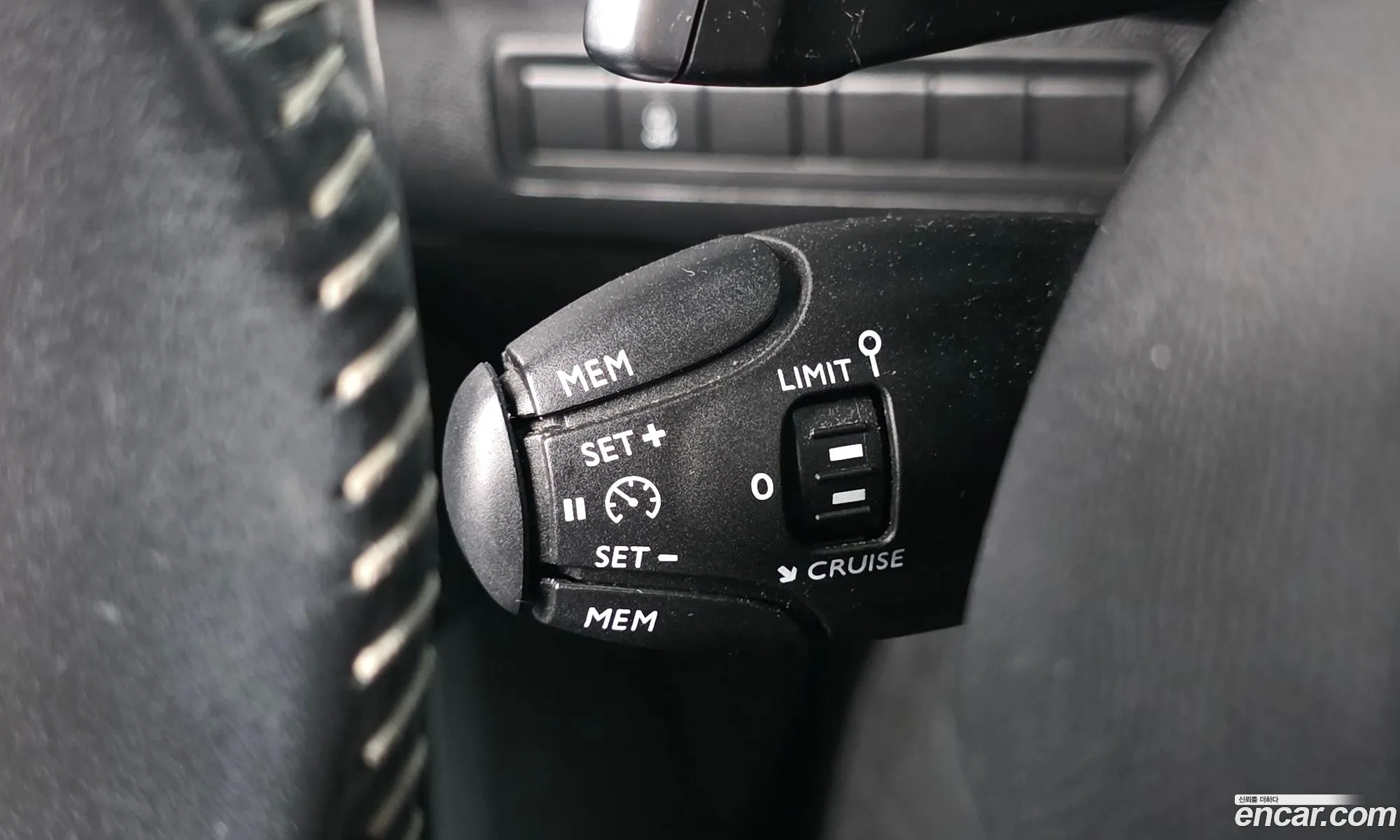 Peugeot 308 SW 2018 VF3LCBHZWJS001033 — 4