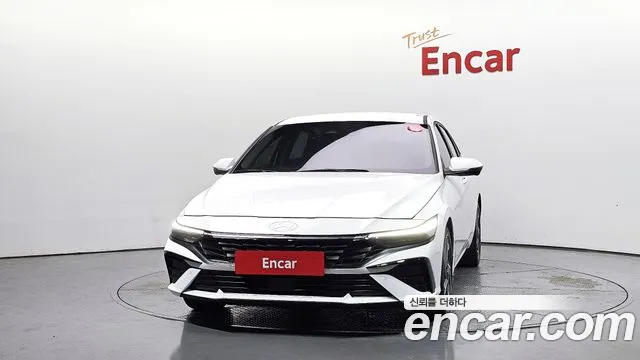 Hyundai Elantra 2024 — 2