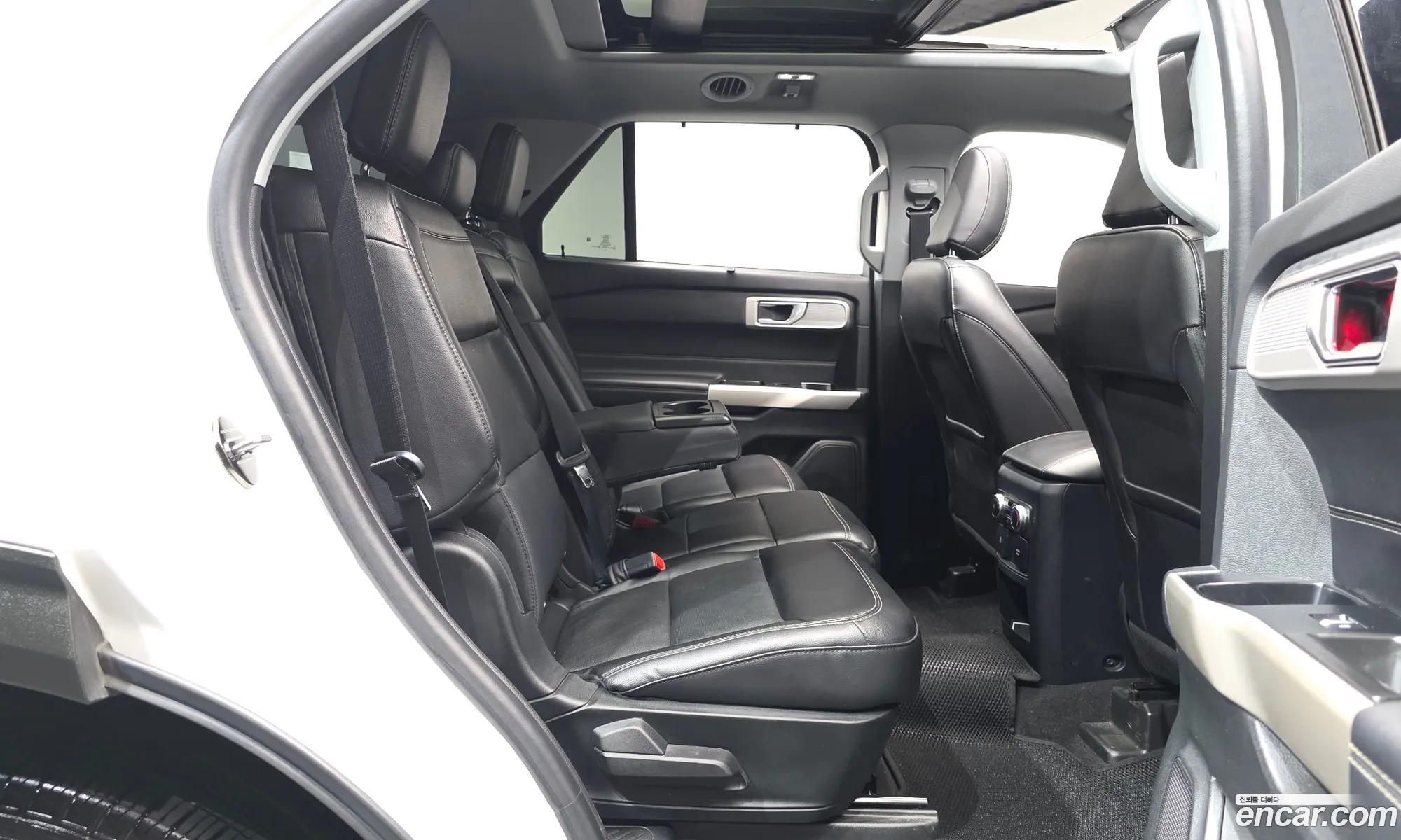Ford Explorer 6th Gen 2021 1FMSK8FH4MGC03173 — 16