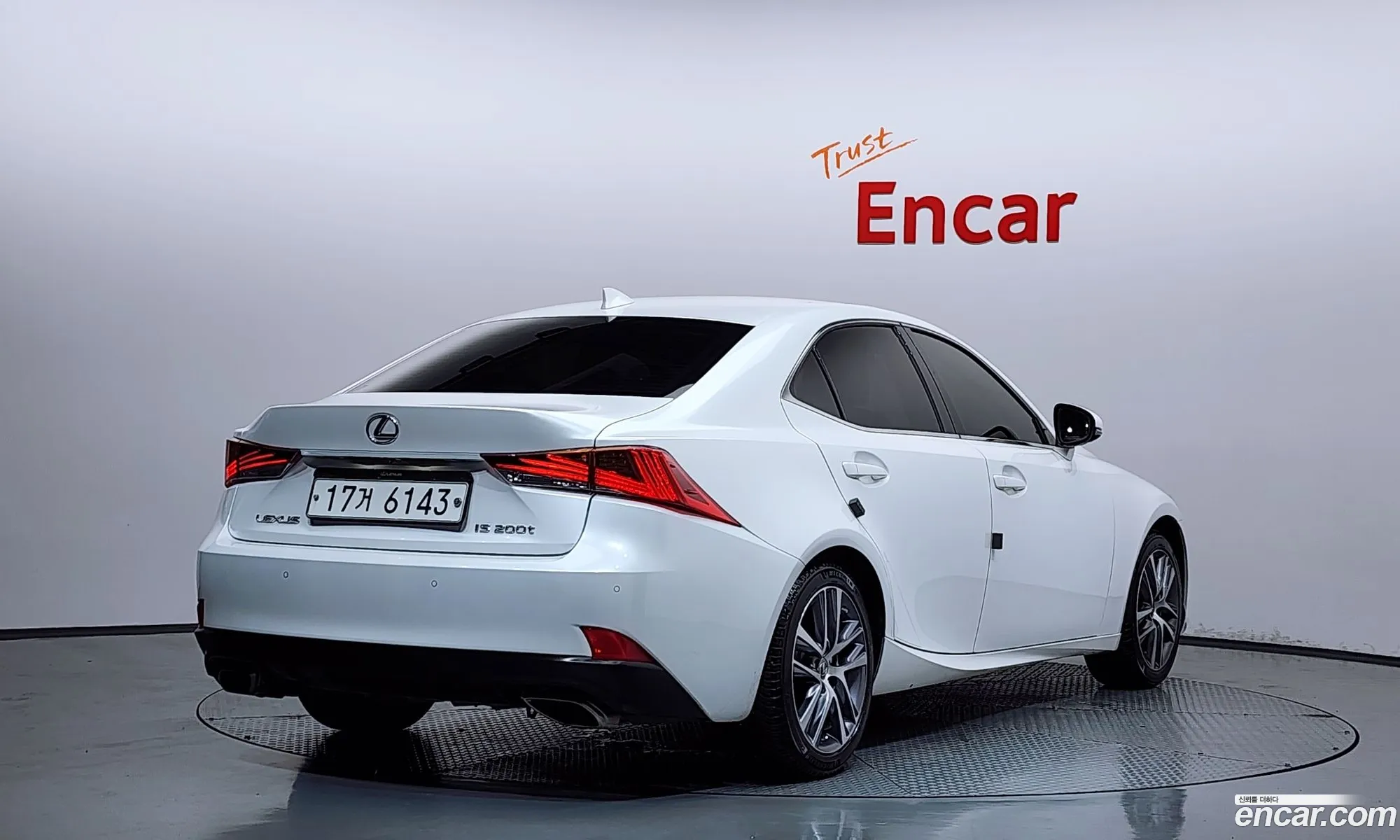 Lexus IS200t 2017 JTHBA5D24H5044949 — 12