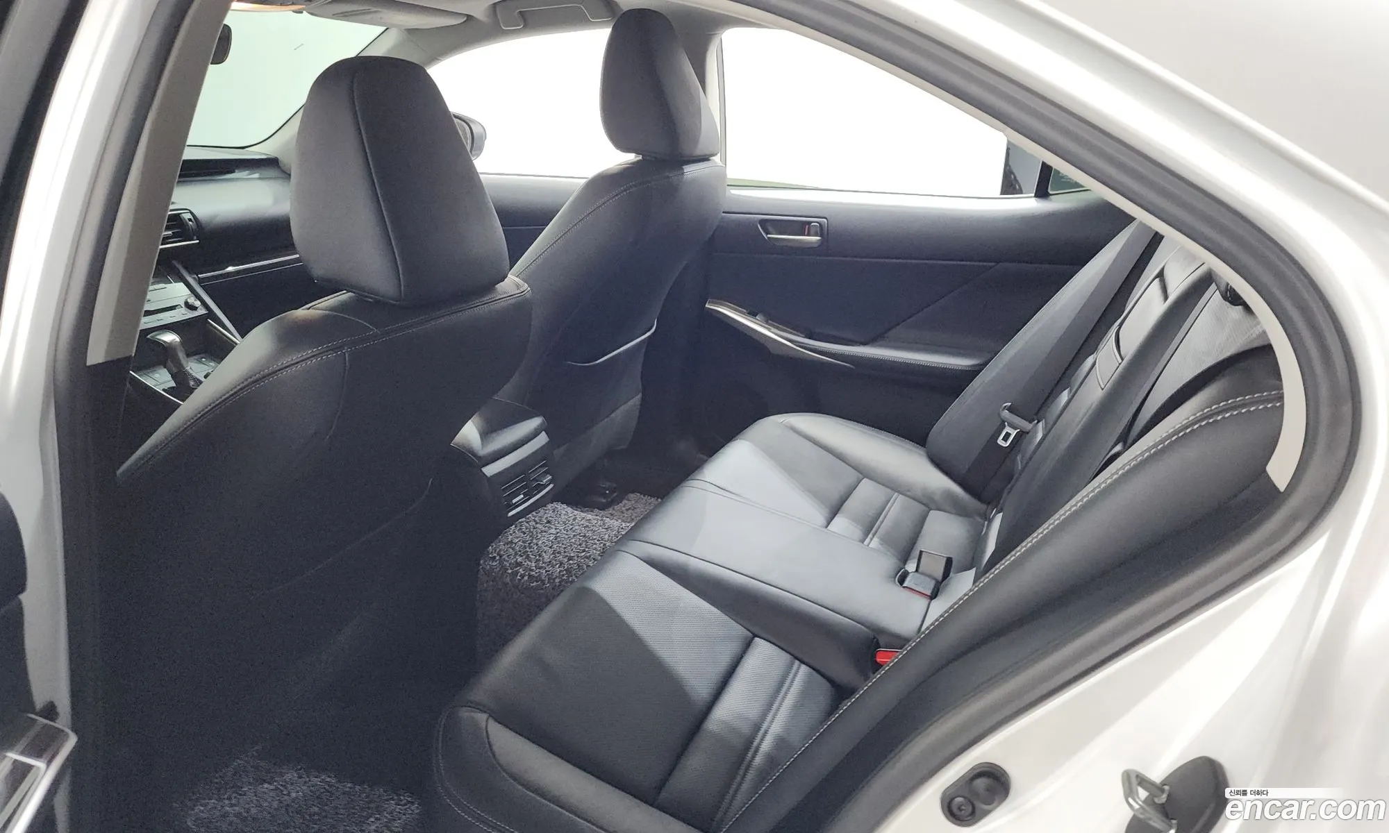 Lexus IS200t 2017 JTHBA5D24H5044949 — 16