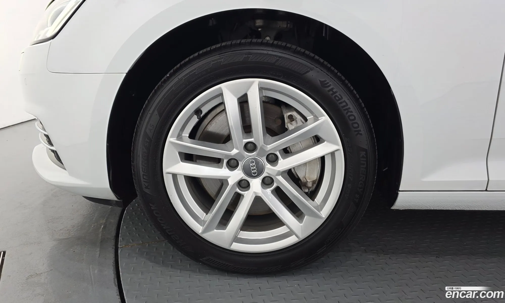 Audi A4 2016 WAUZZZF48GA072383 — 12