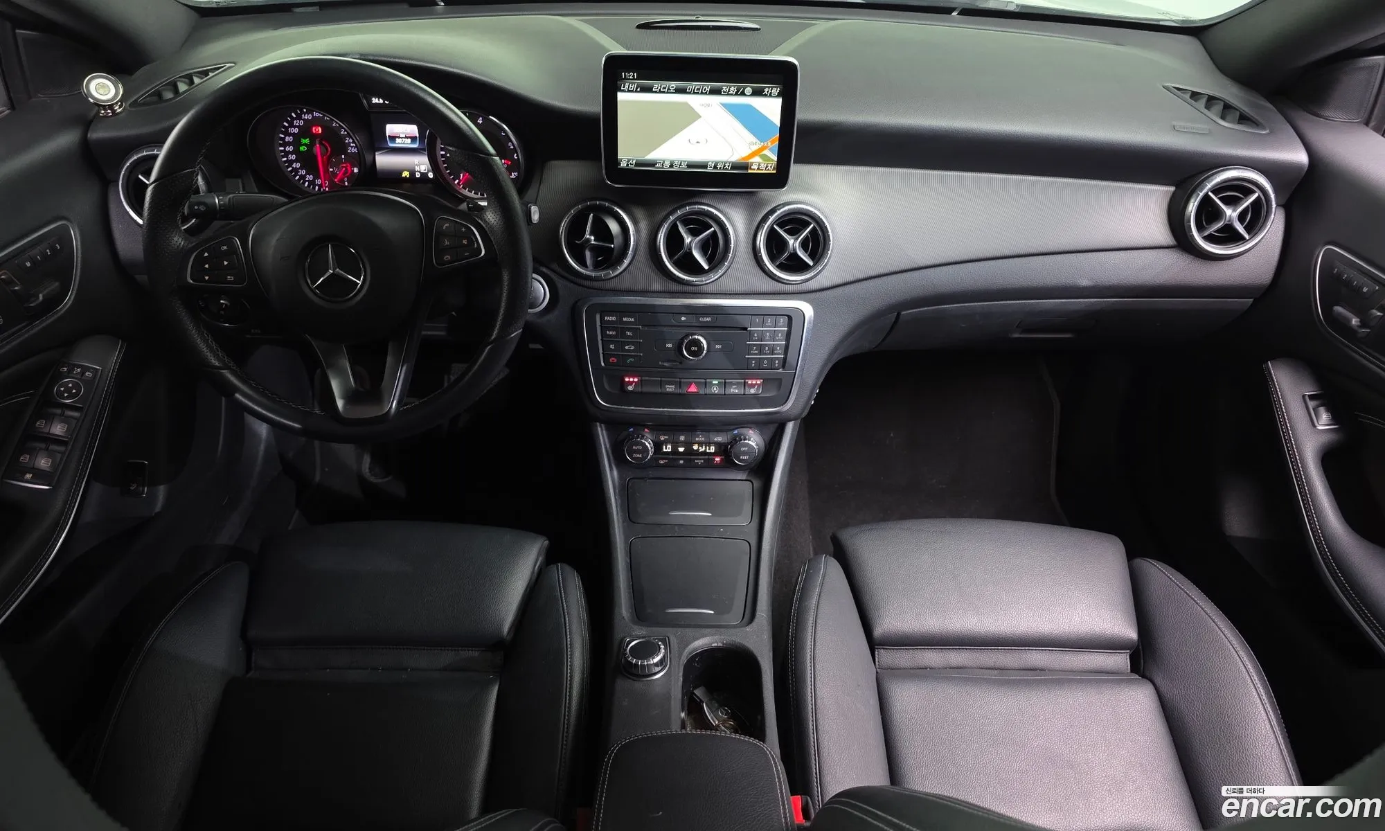 Mercedes-Benz CLA-Class C117 2016 — 3