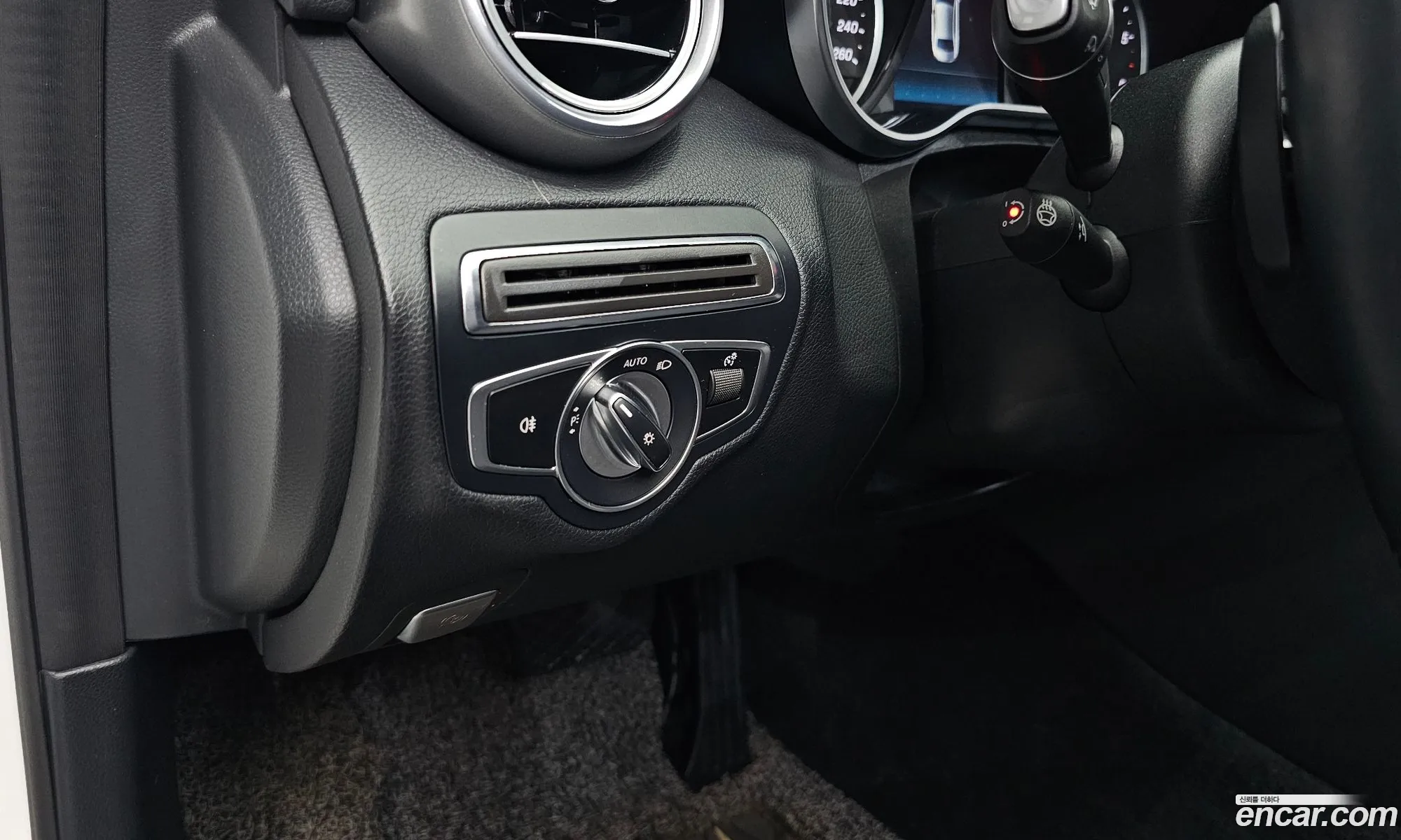 Mercedes-Benz C-Class W205 2019 — 30