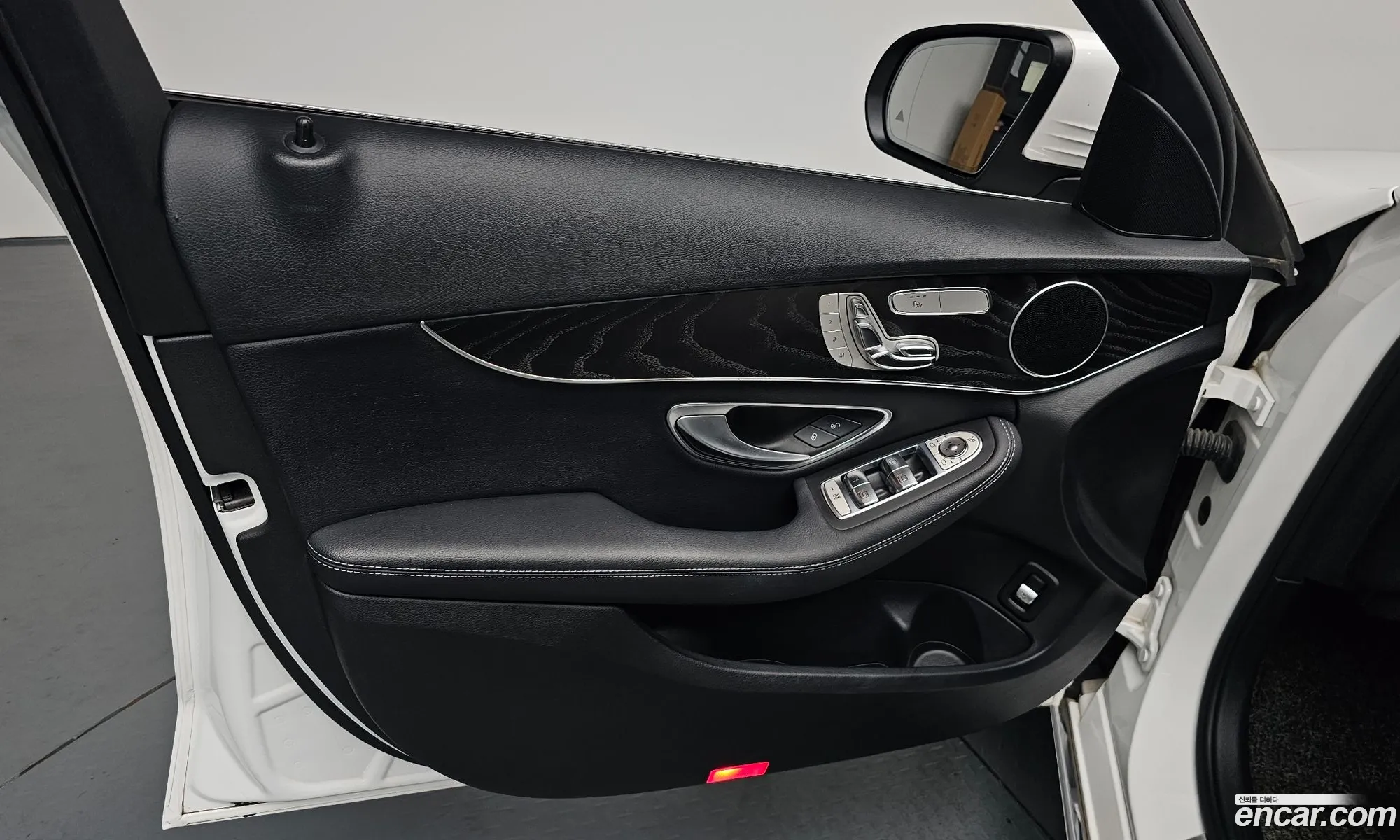 Mercedes-Benz C-Class W205 2019 — 32