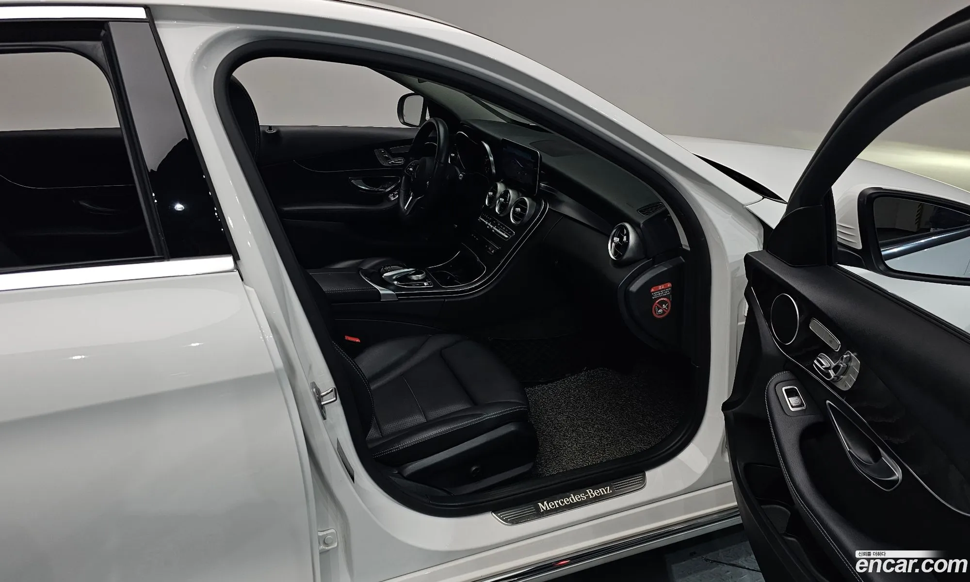 Mercedes-Benz C-Class W205 2019 — 19