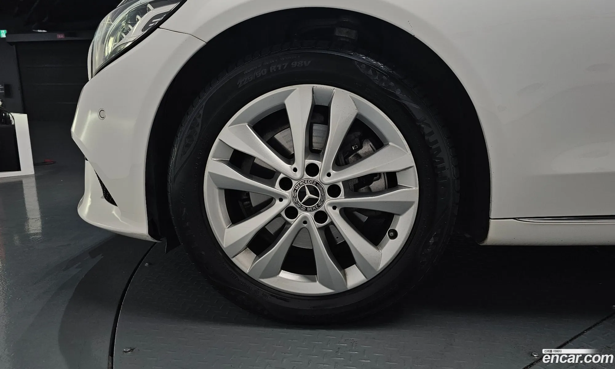 Mercedes-Benz C-Class W205 2019 — 12