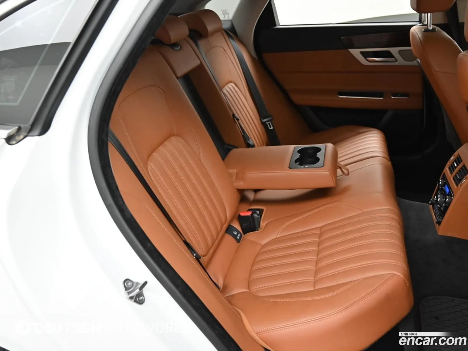 Jaguar XF 2018 — 13