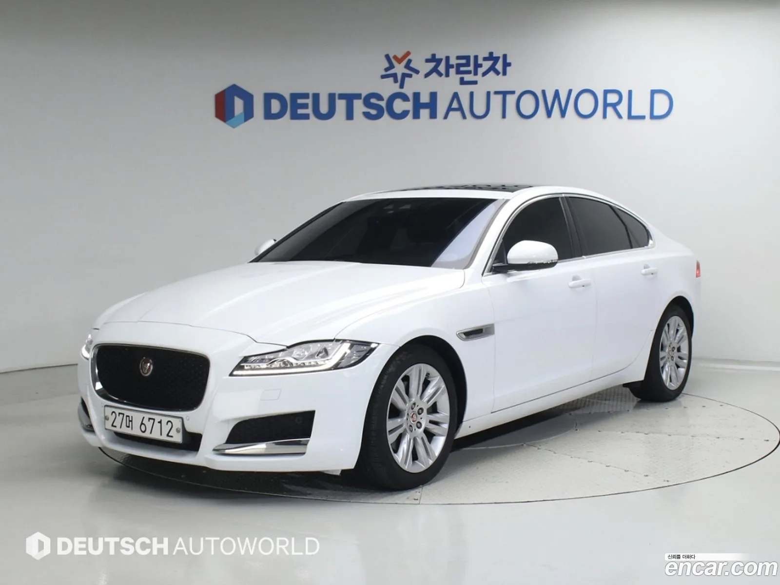 Jaguar XF 2018 — 18