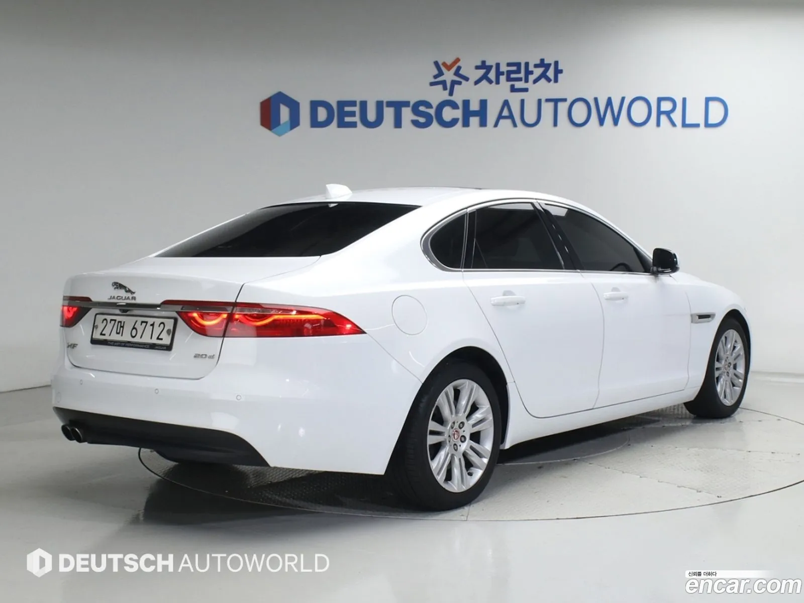 Jaguar XF 2018 — 16