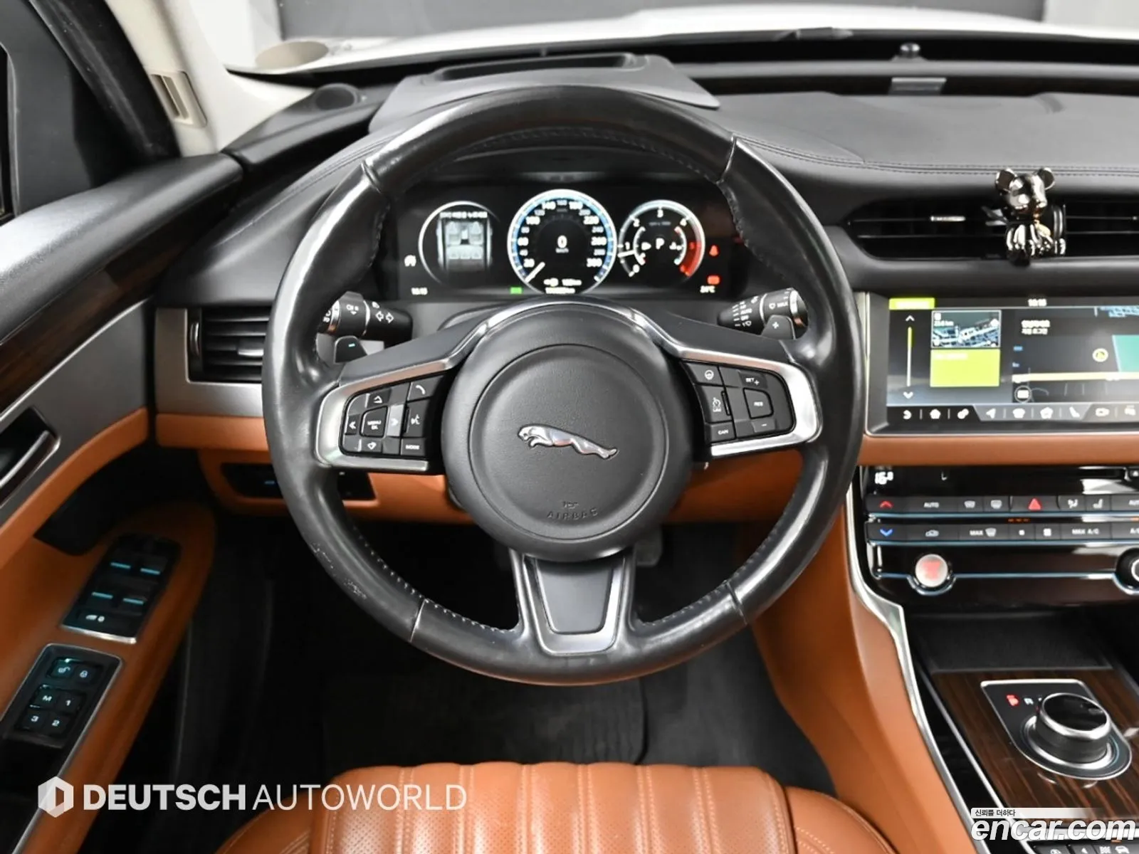 Jaguar XF 2018 — 2