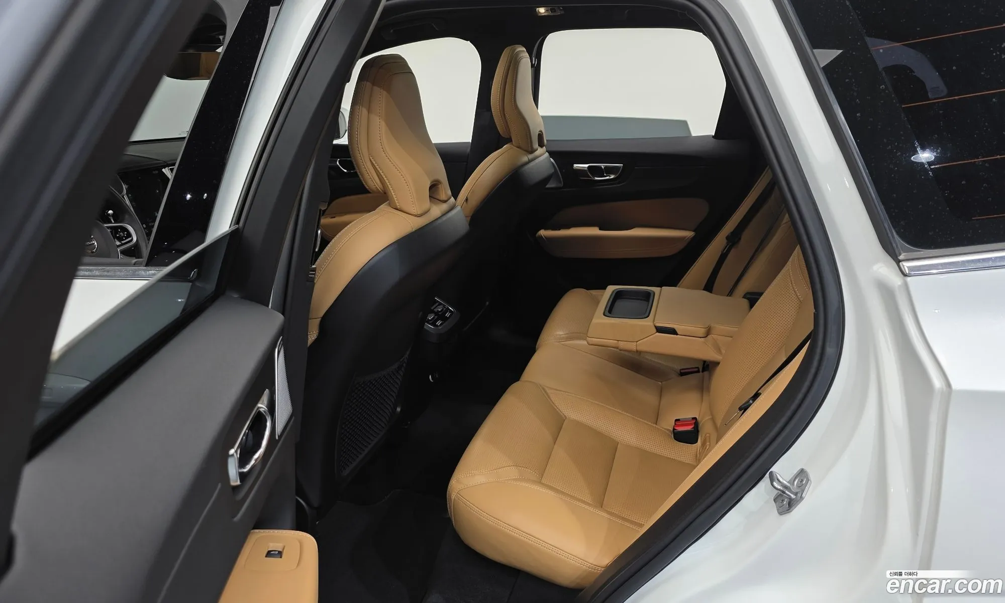 Volvo XC60 2018 — 3