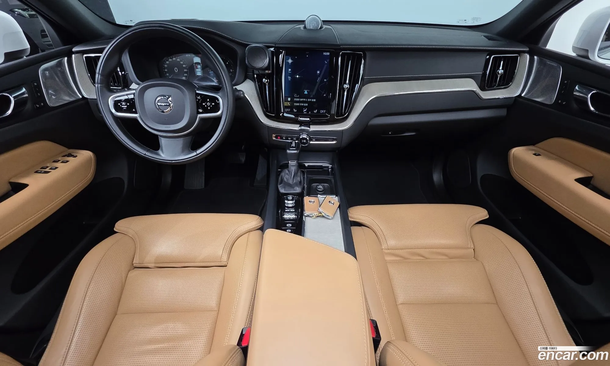 Volvo XC60 2018 — 19